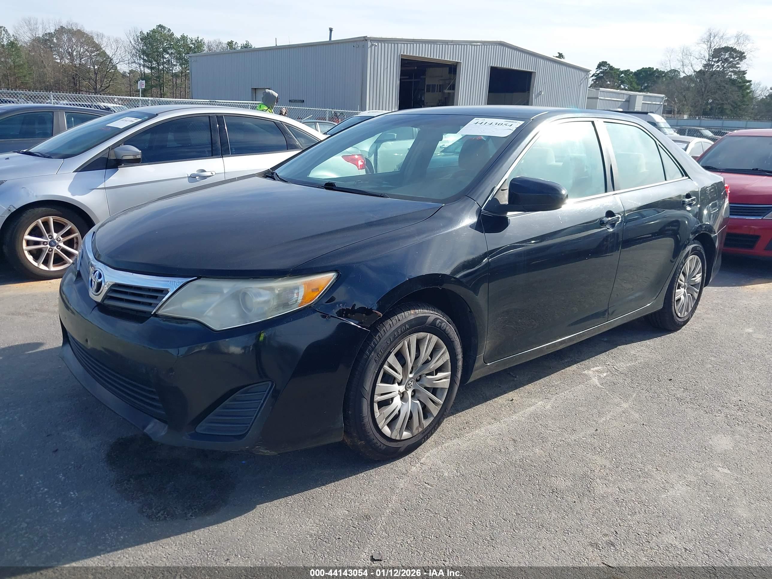 TOYOTA CAMRY image 2