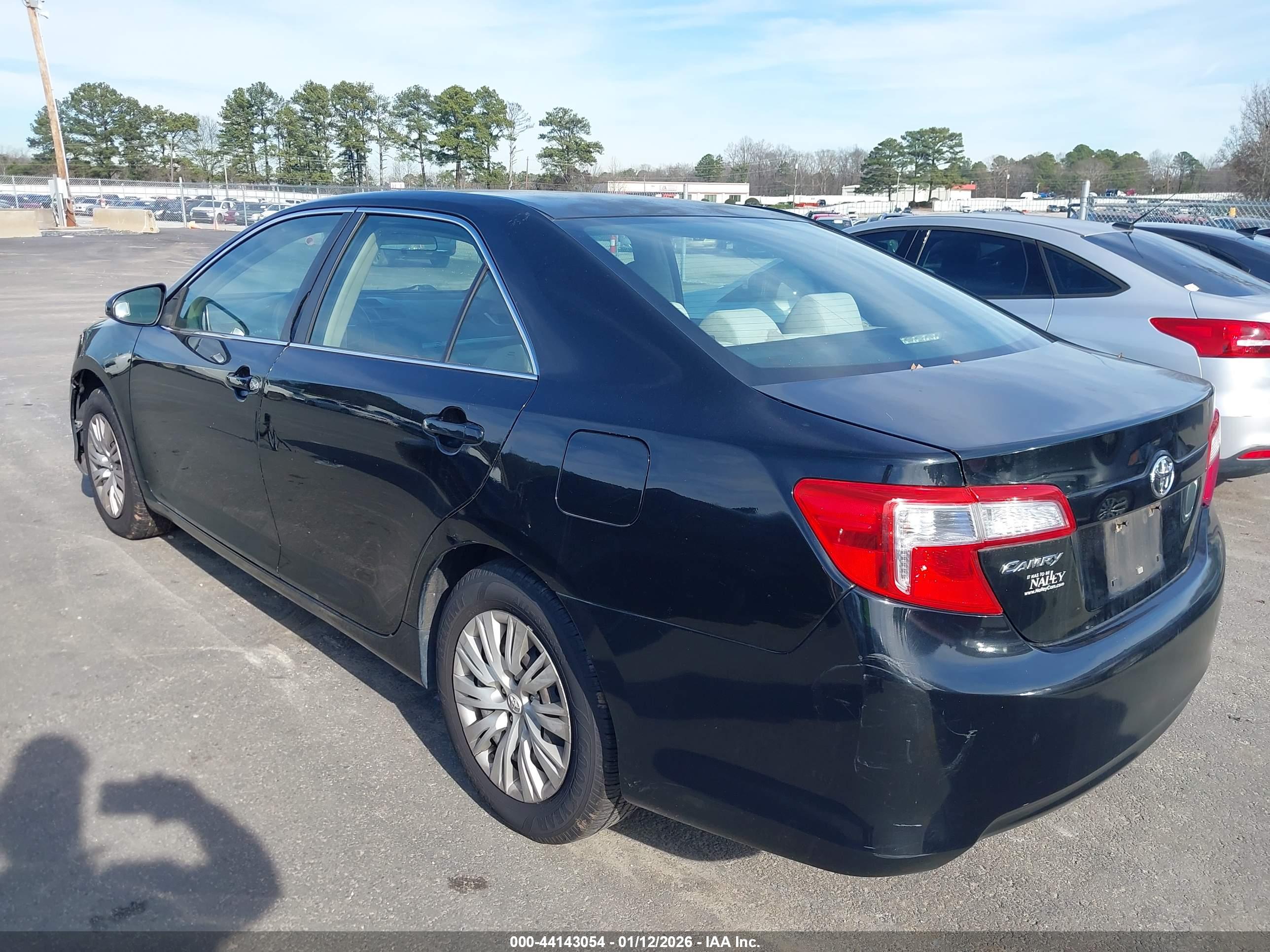 TOYOTA CAMRY image 3