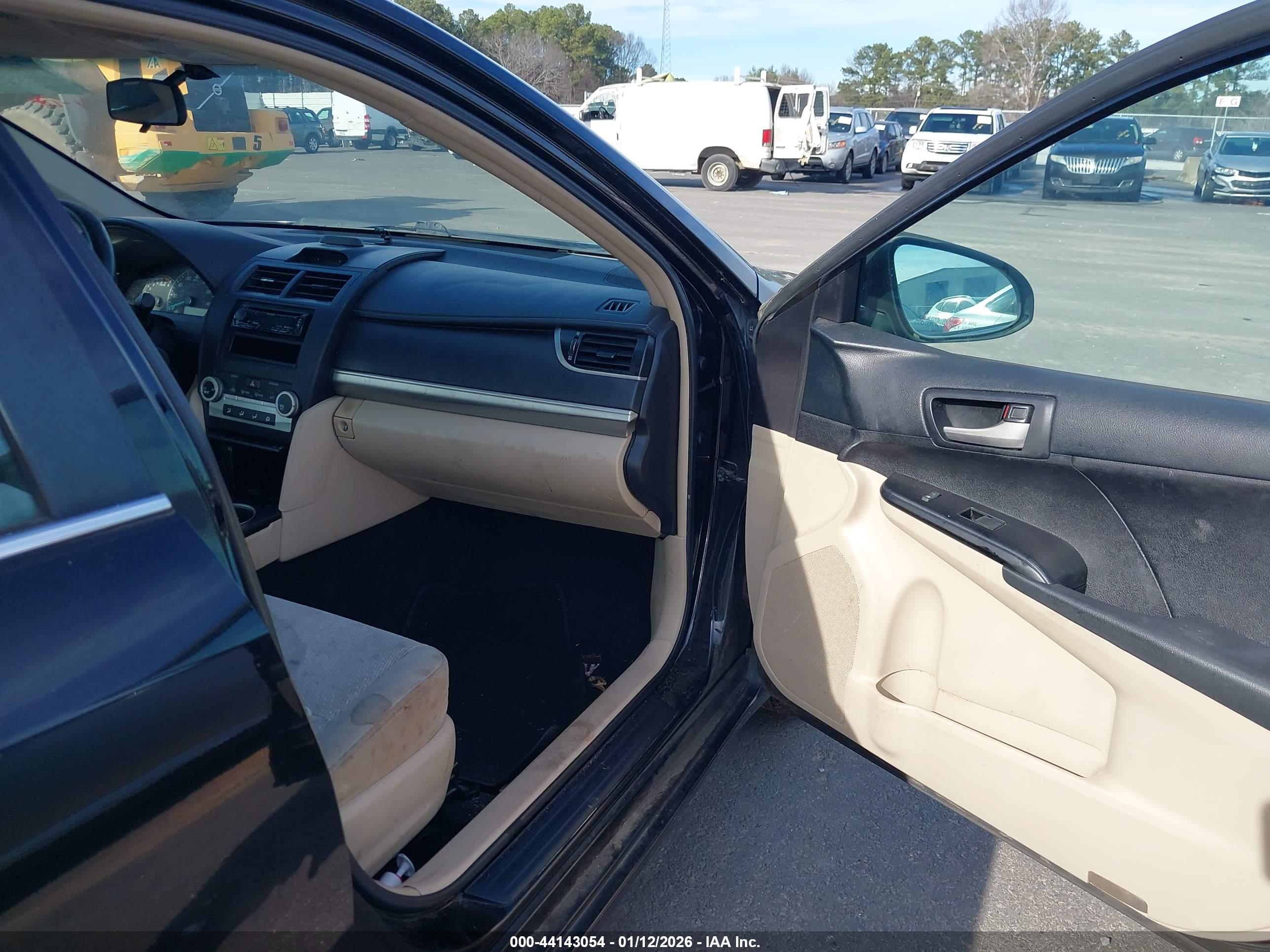 TOYOTA CAMRY image 5
