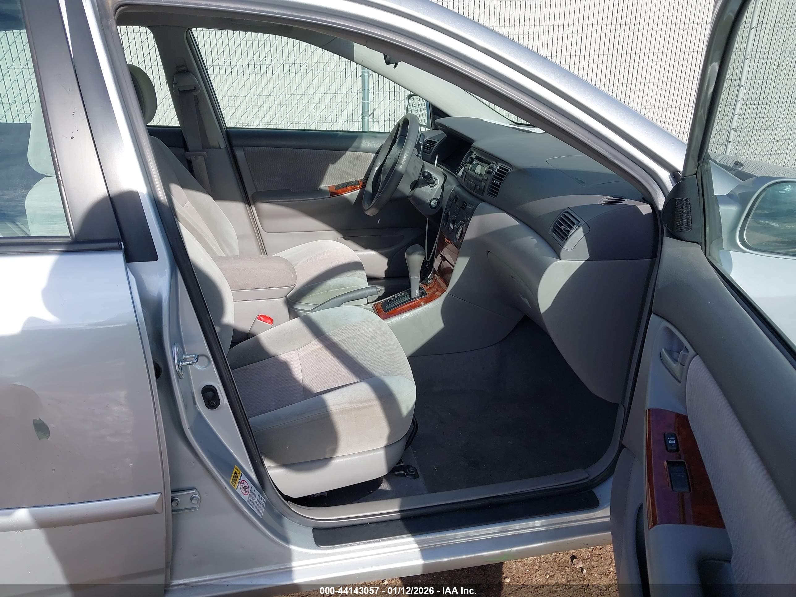 TOYOTA COROLLA image 5