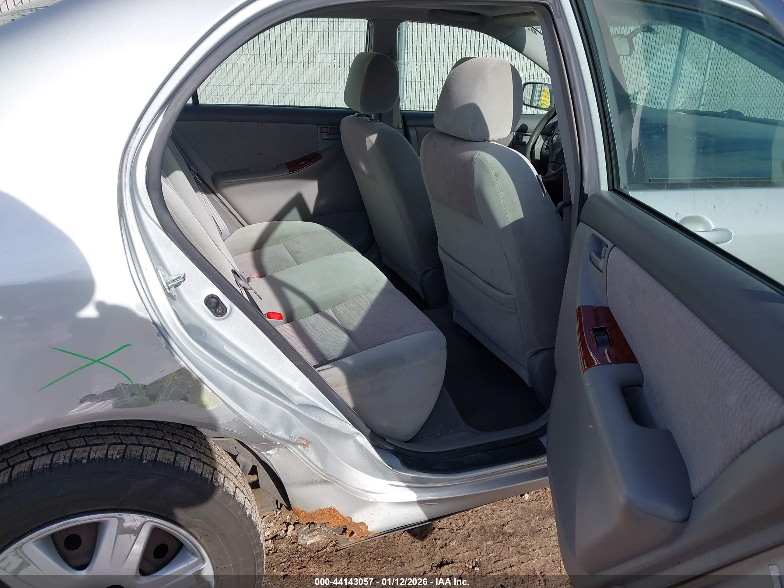 TOYOTA COROLLA image 8