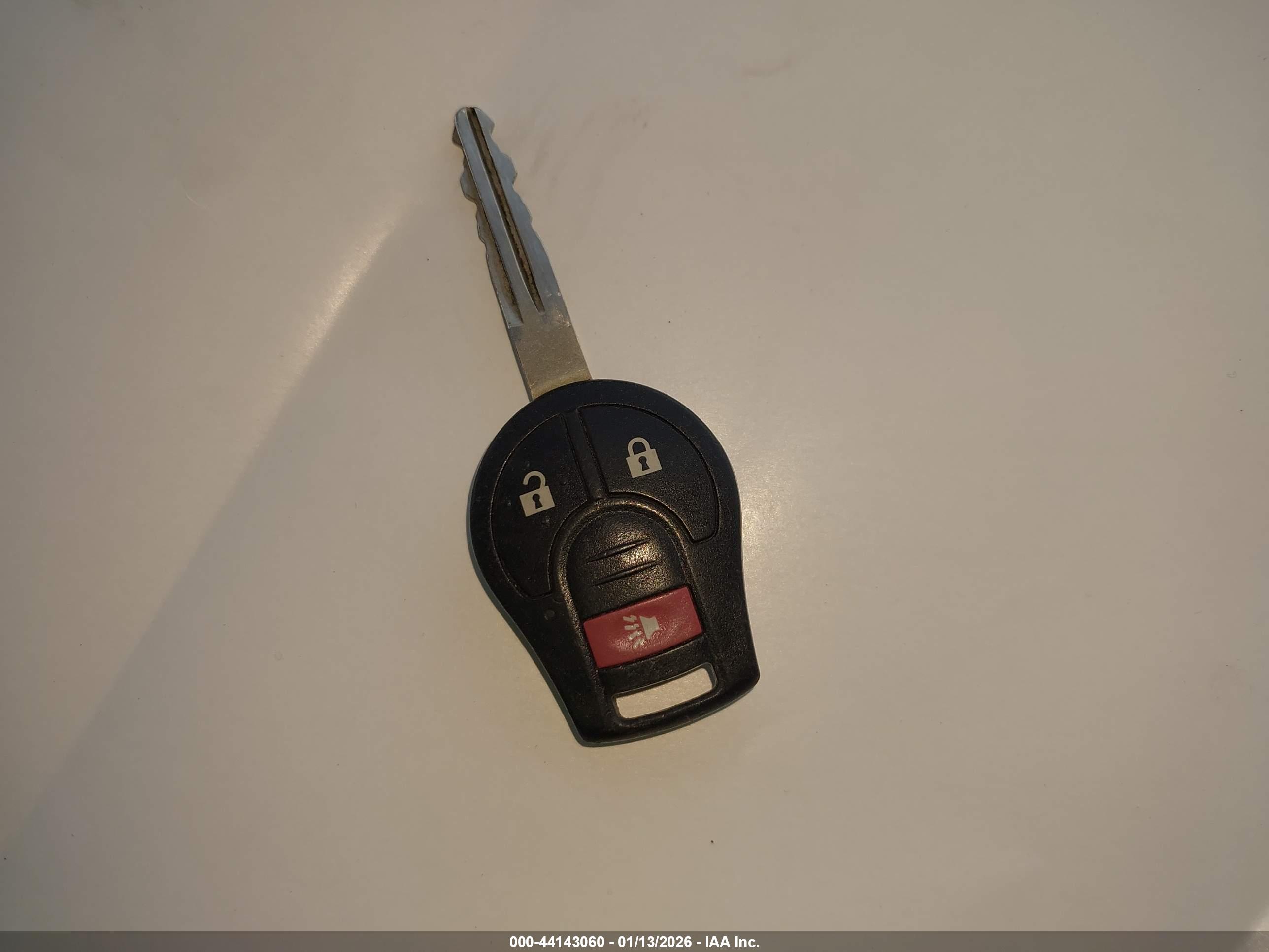 NISSAN VERSA image 11