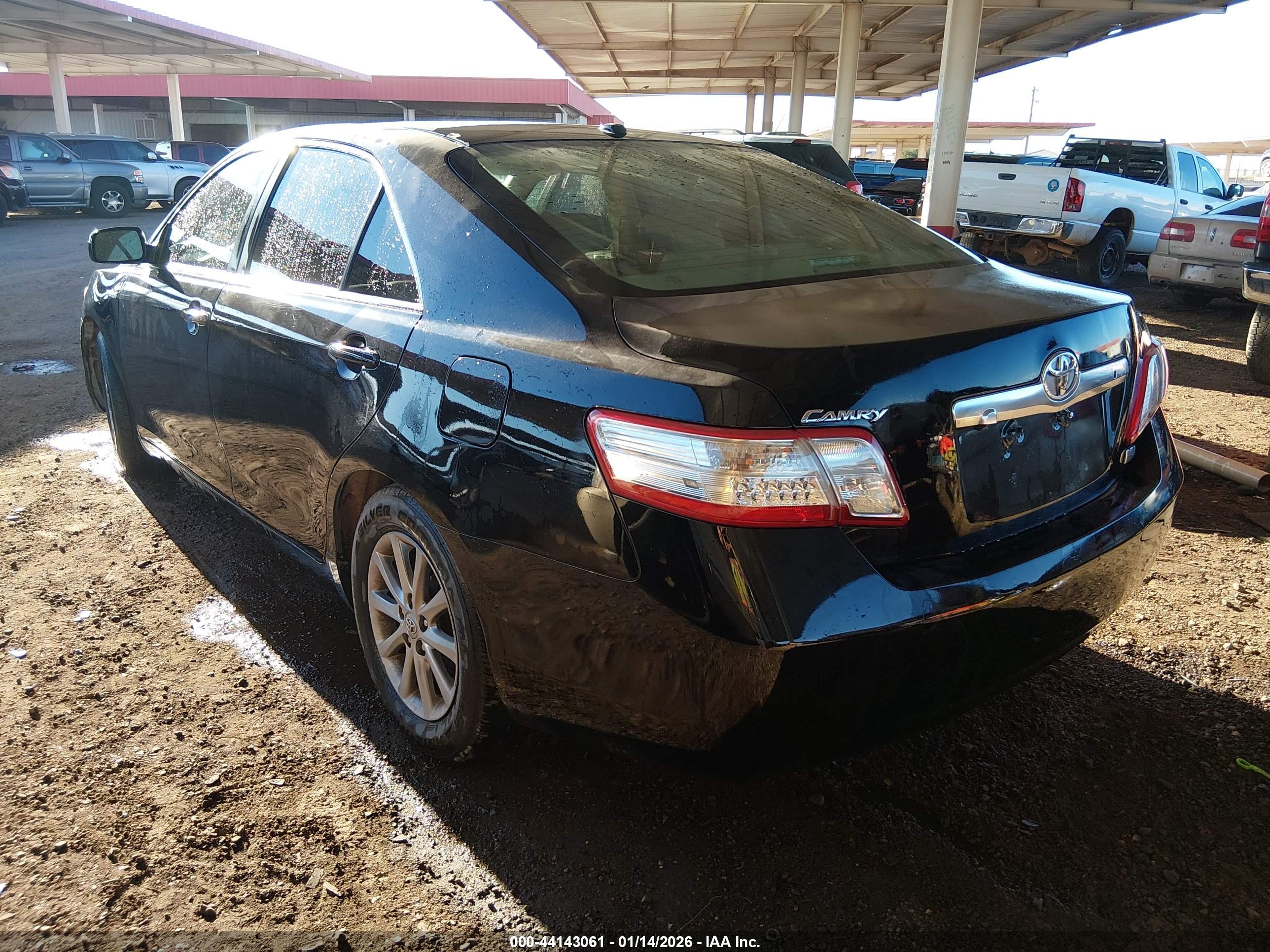 TOYOTA CAMRY image 3