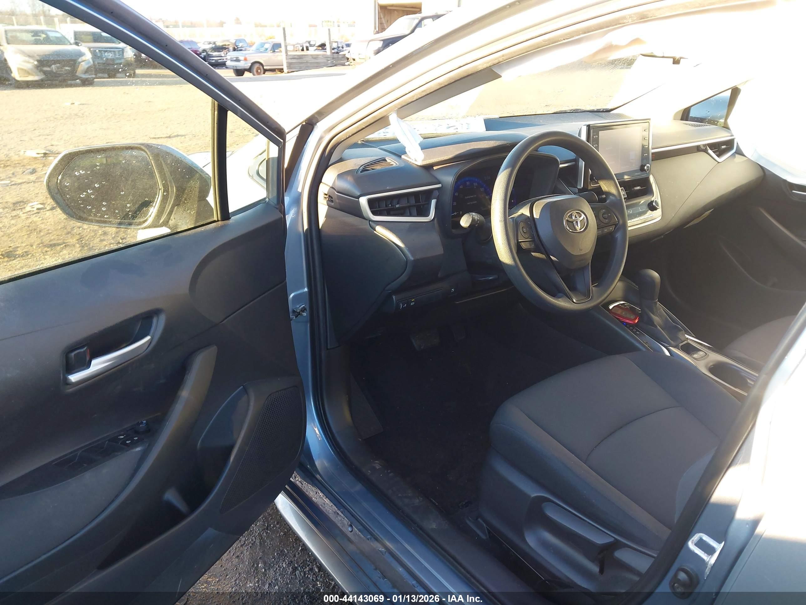 TOYOTA COROLLA image 5