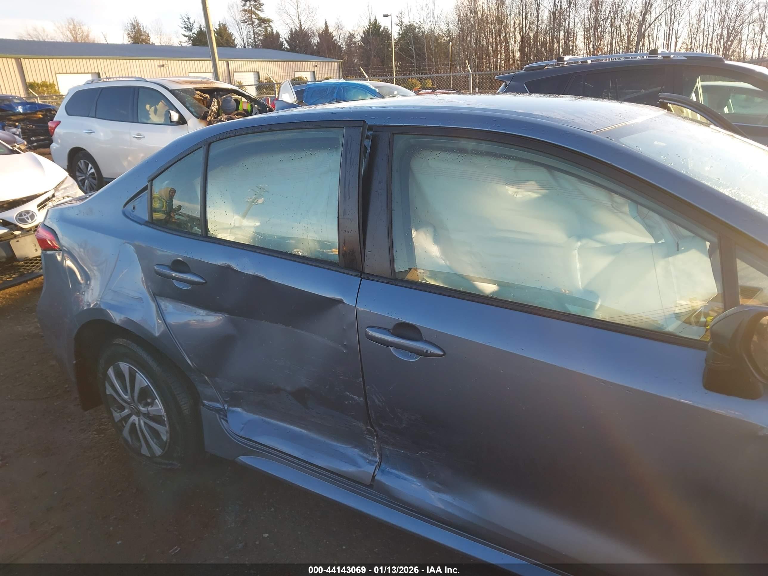 TOYOTA COROLLA image 6