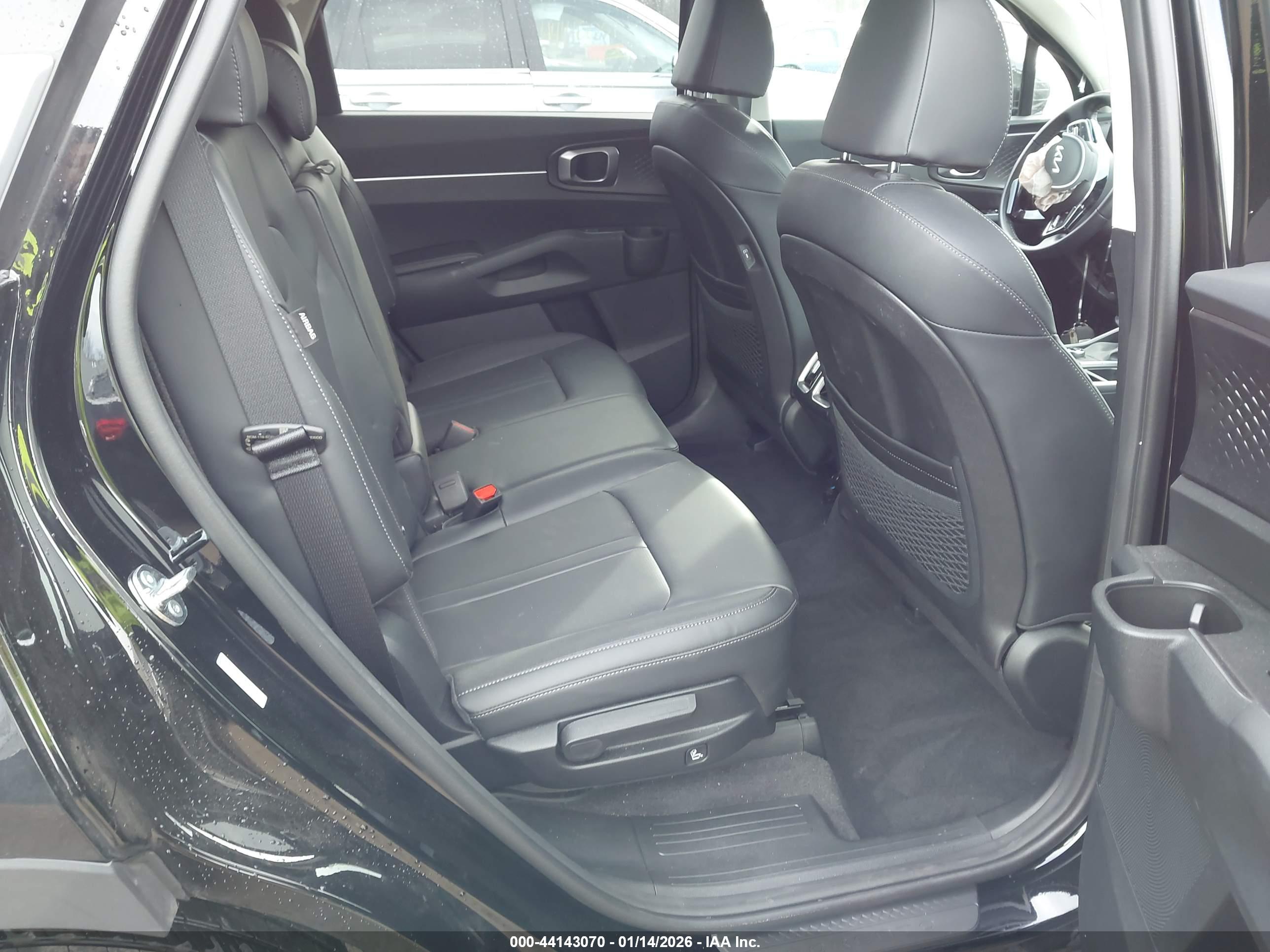 KIA SORENTO image 8