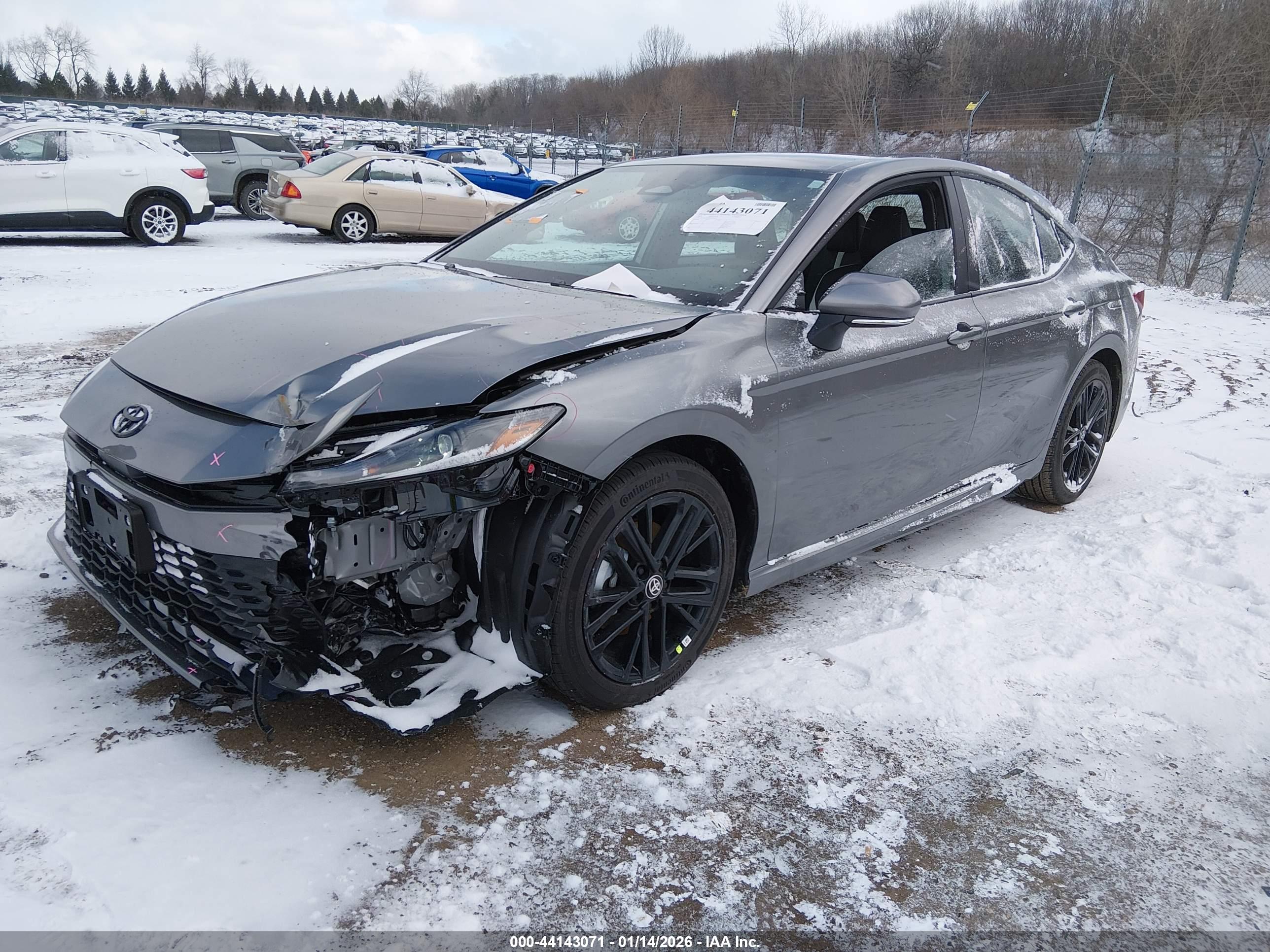 TOYOTA CAMRY image 2