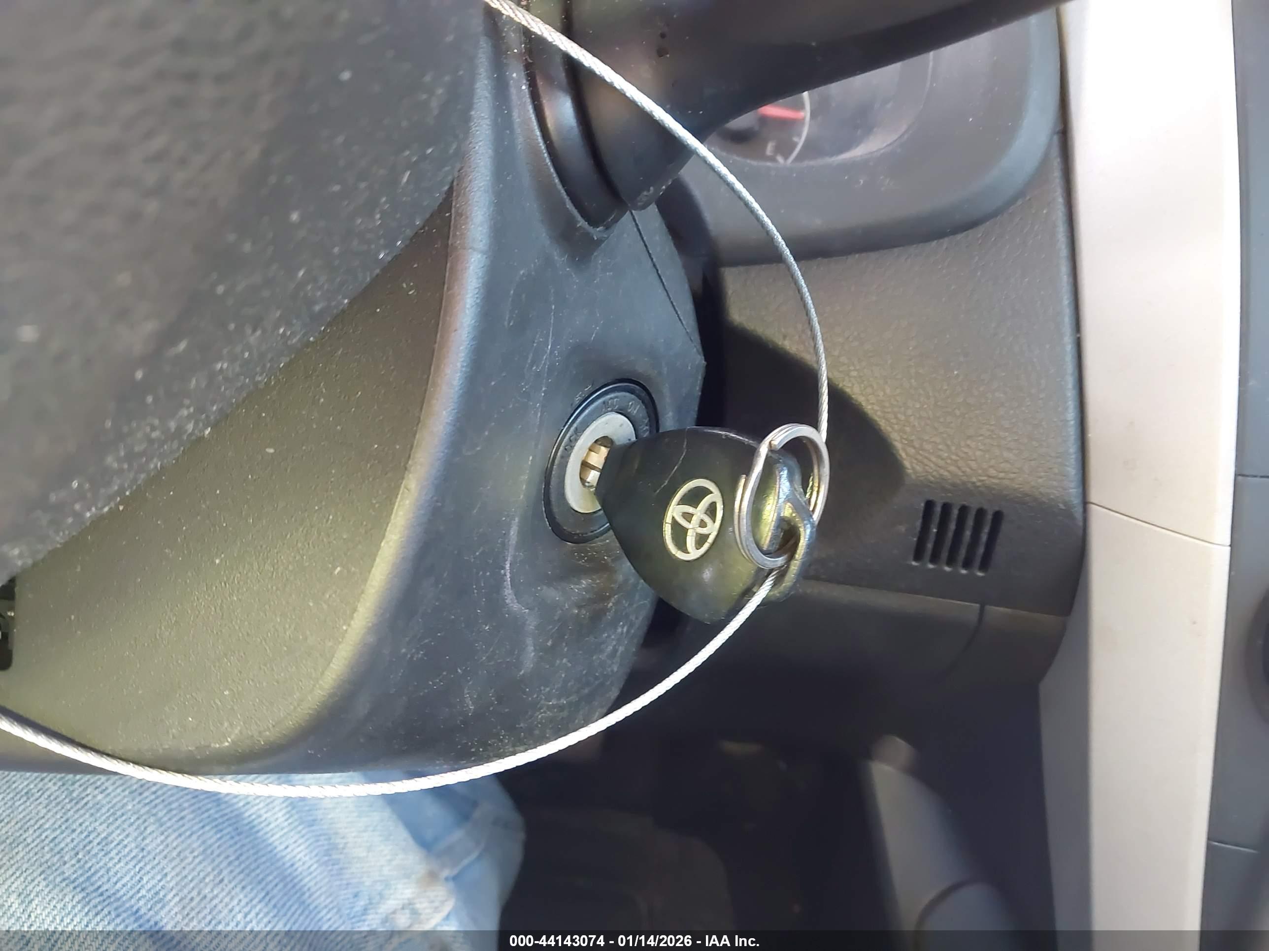 TOYOTA COROLLA image 11