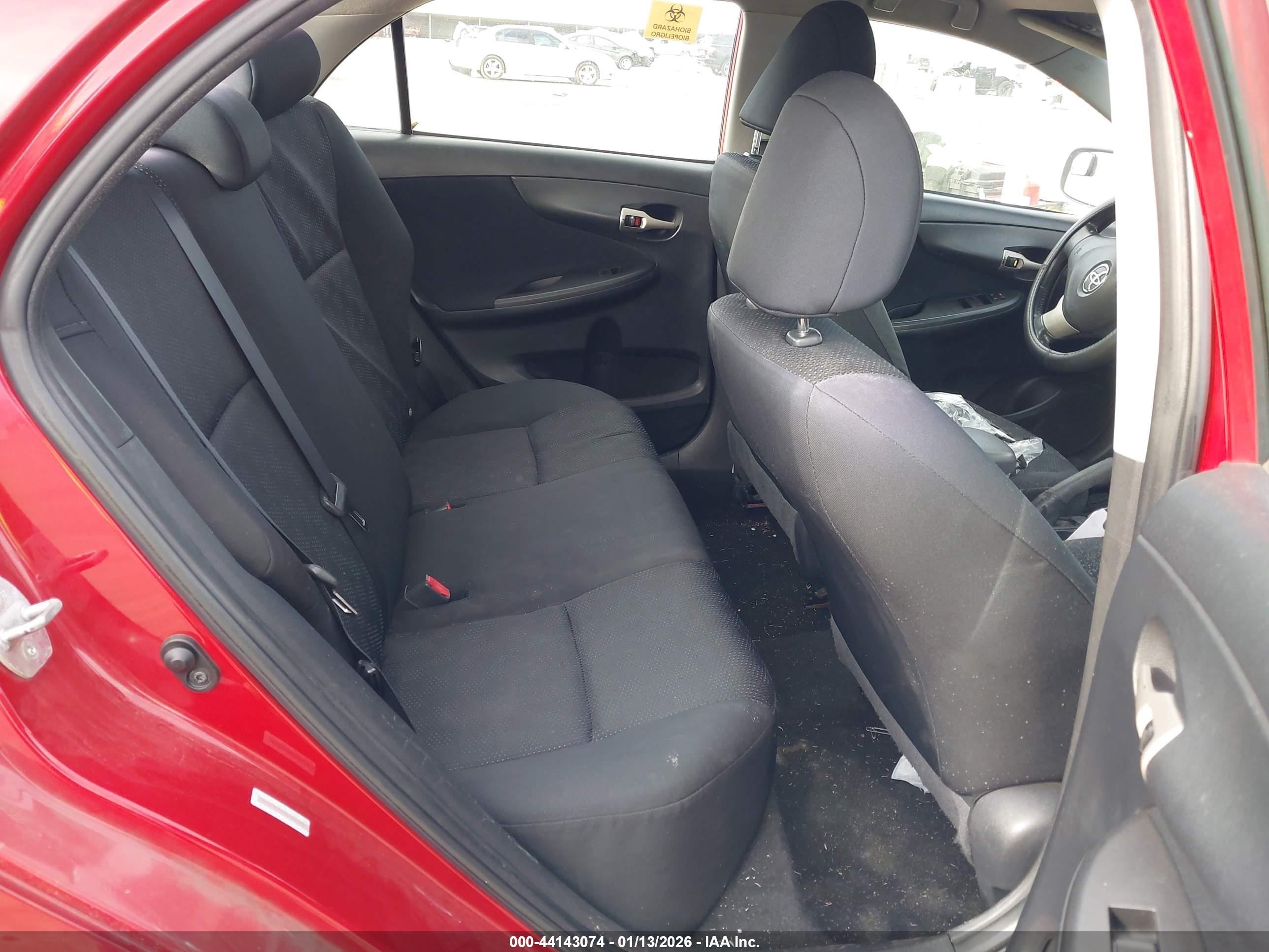 TOYOTA COROLLA image 8