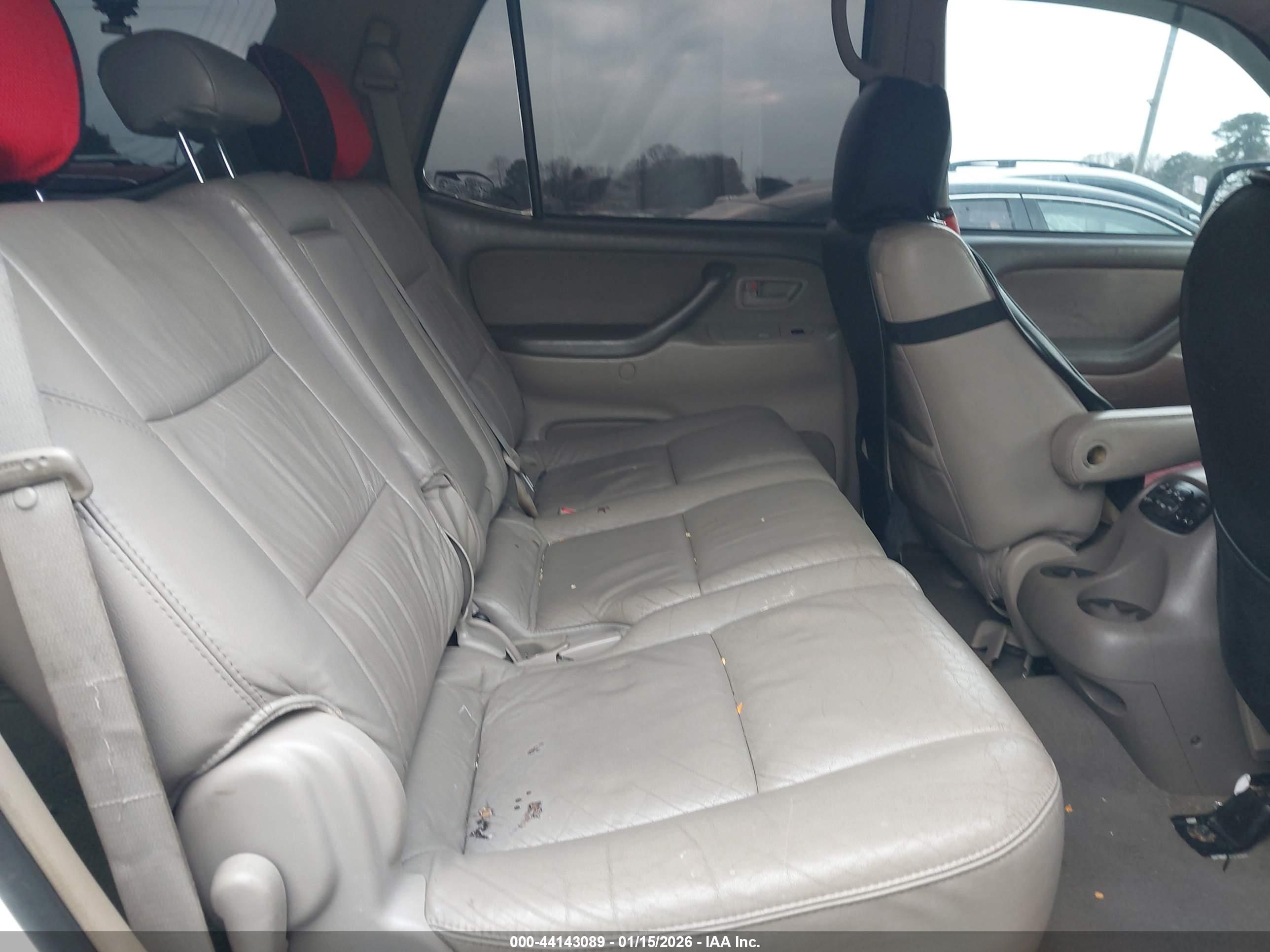 TOYOTA SEQUOIA image 8