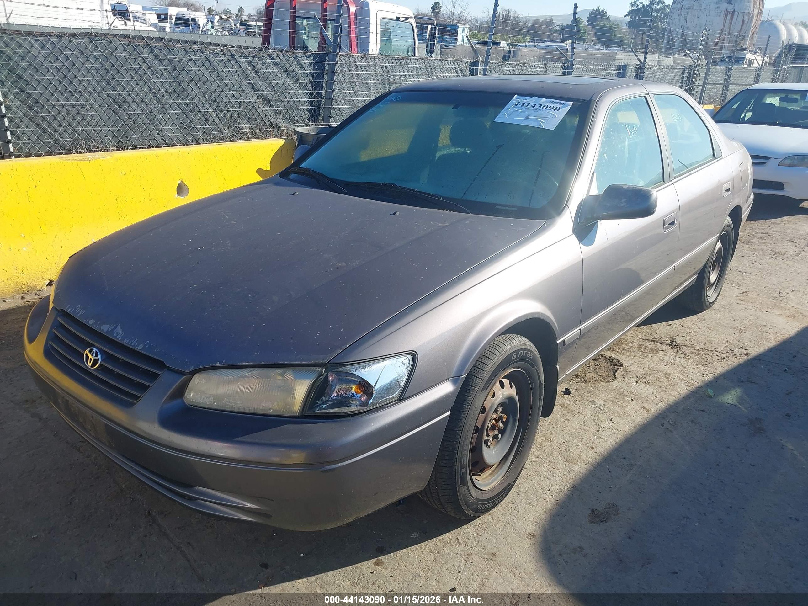 TOYOTA CAMRY image 6