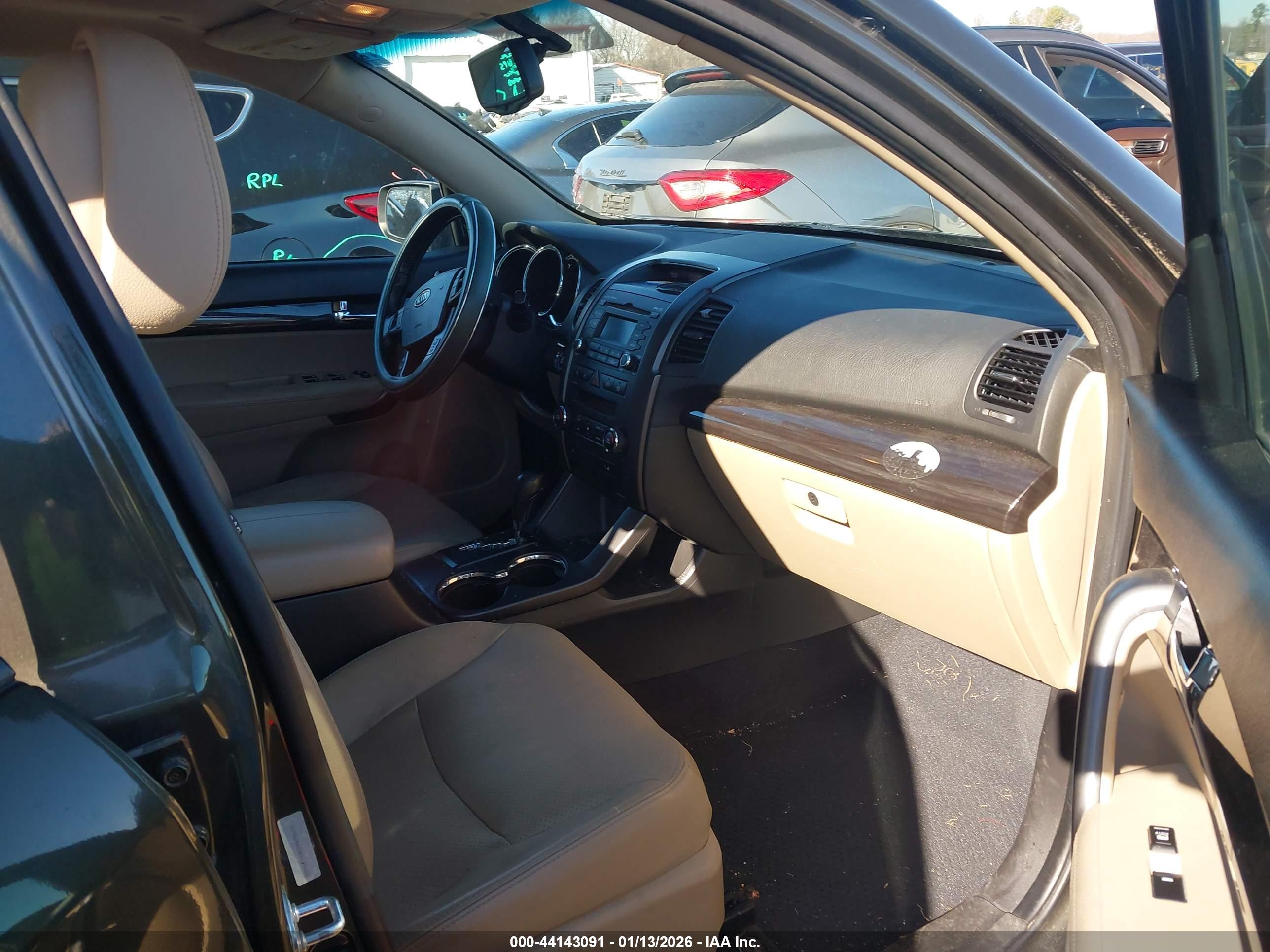 KIA SORENTO image 5