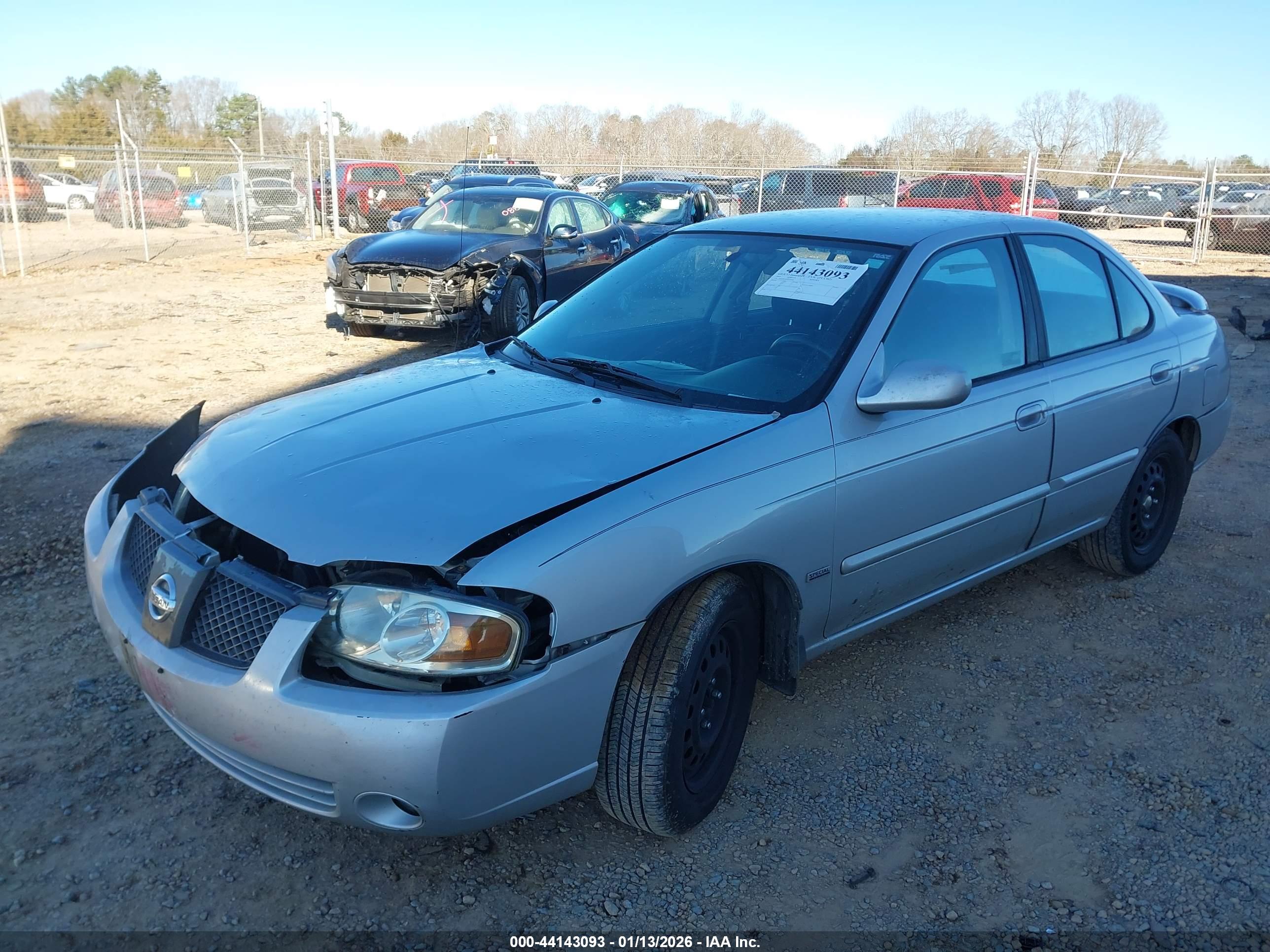 NISSAN SENTRA image 2