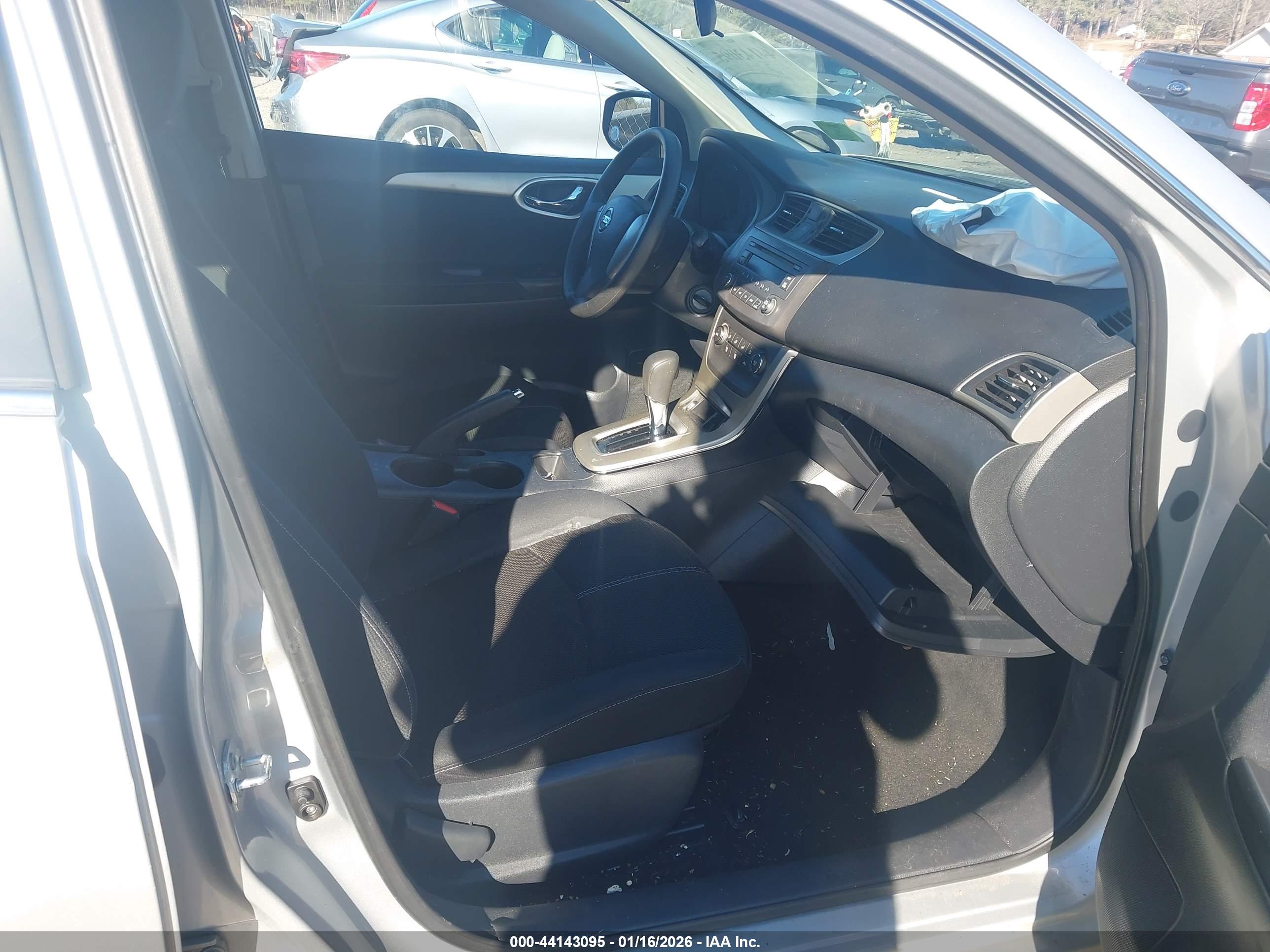 NISSAN SENTRA image 5