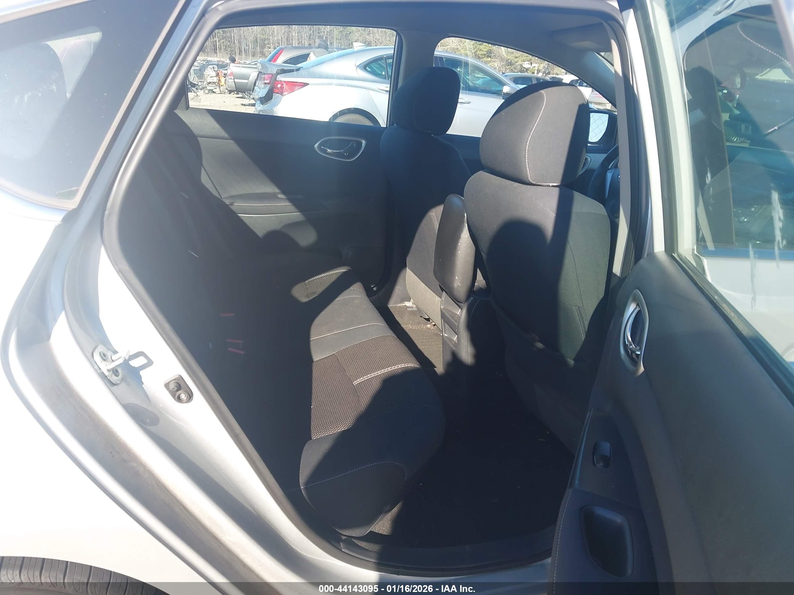 NISSAN SENTRA image 8