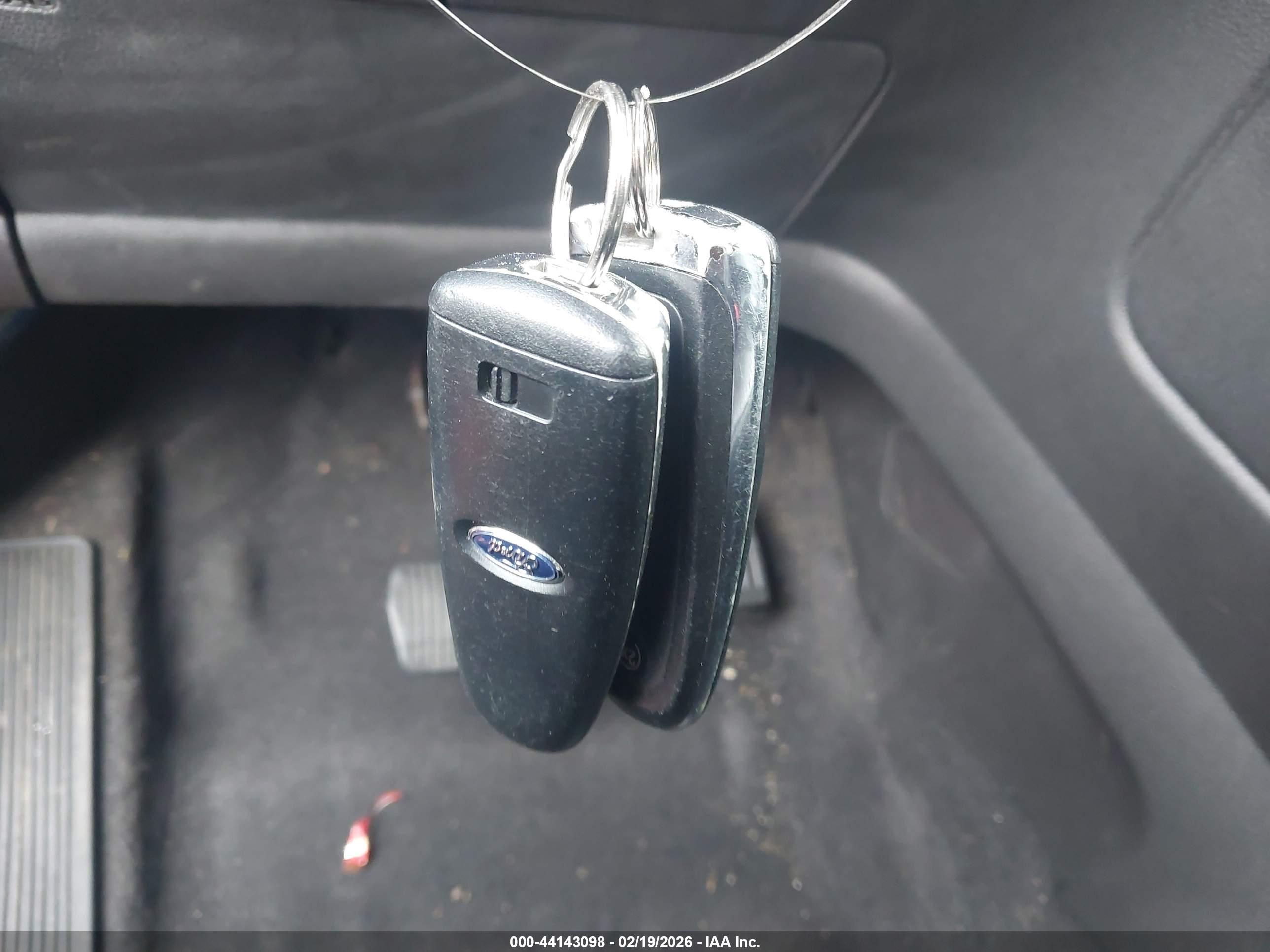 FORD ESCAPE image 11