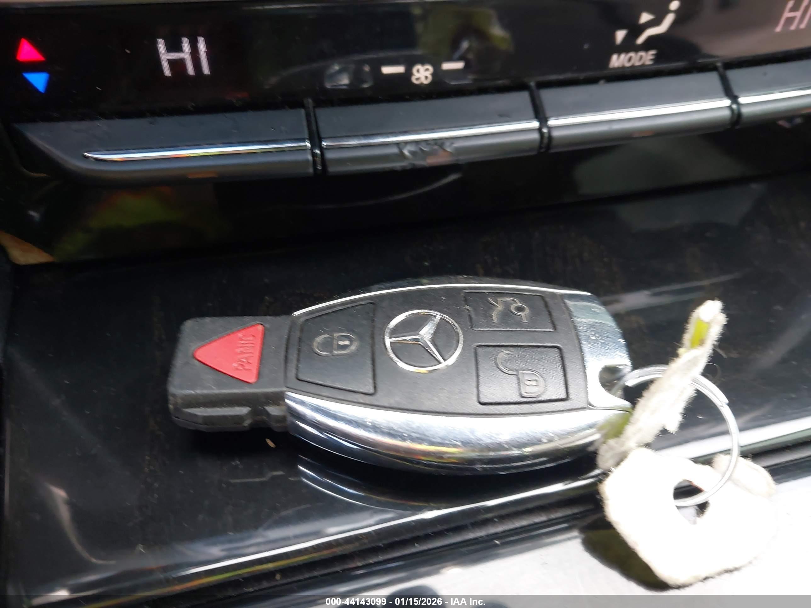 MERCEDES-BENZ E image 11
