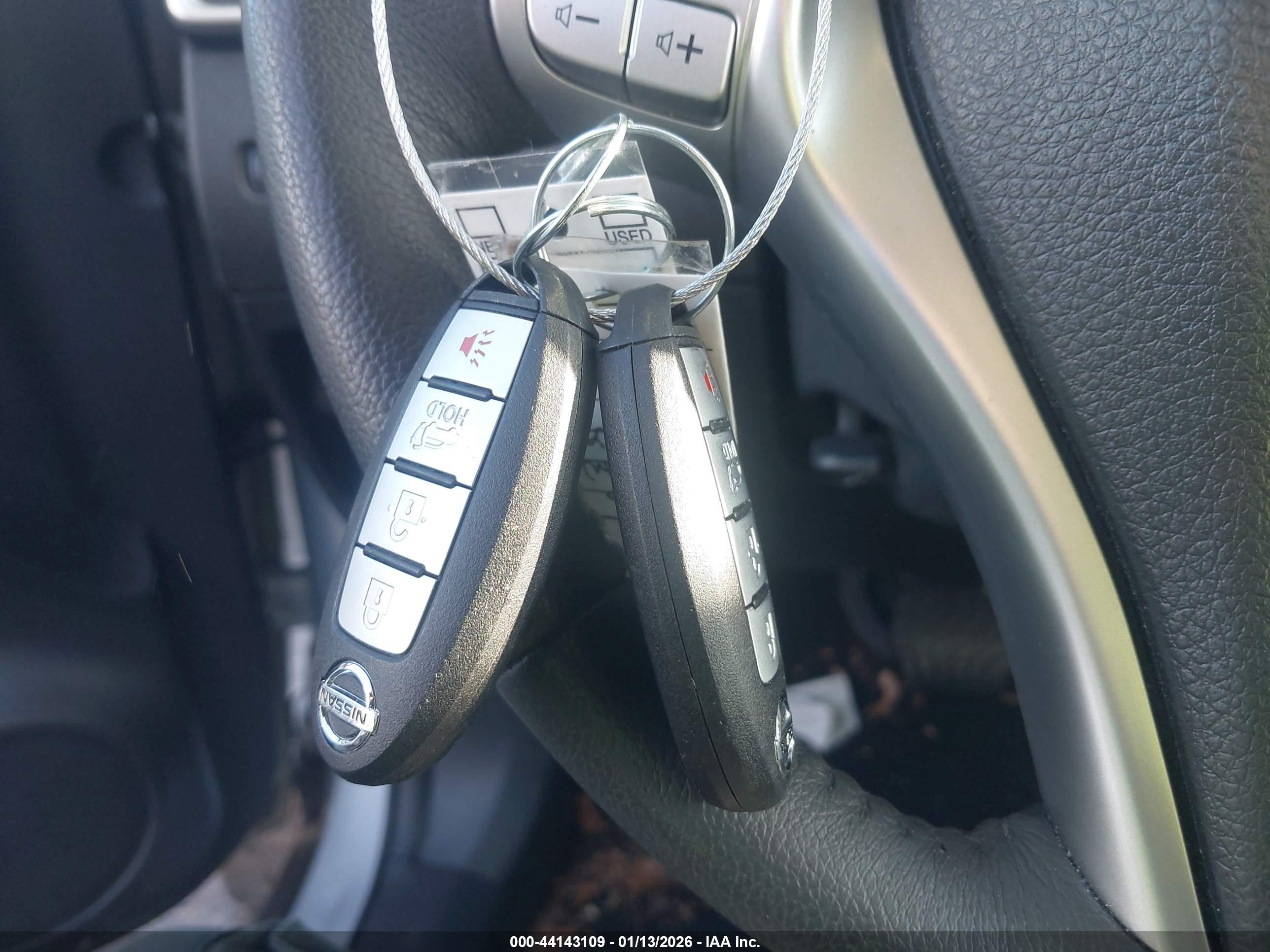 NISSAN ROGUE image 11