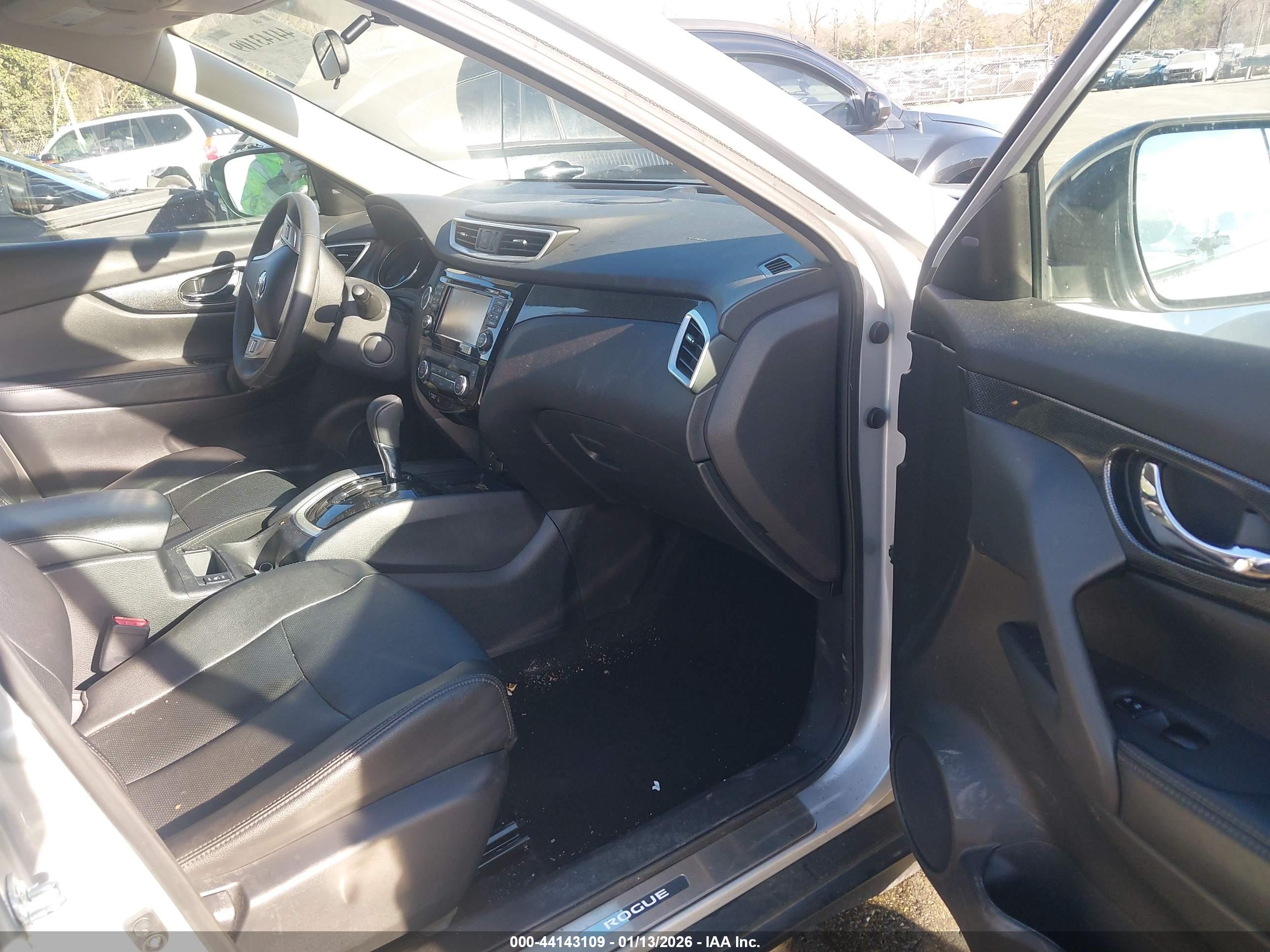 NISSAN ROGUE image 5