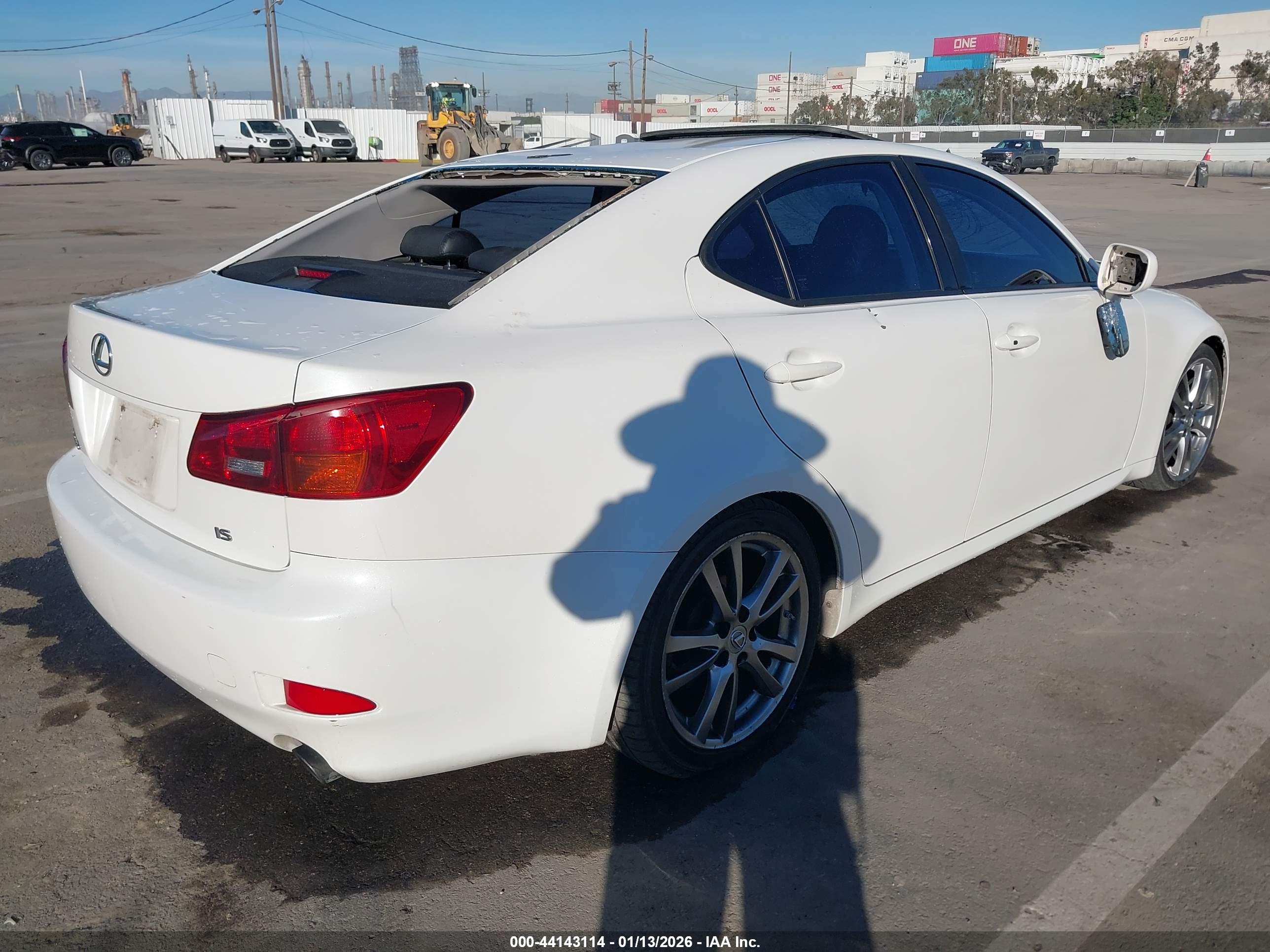 LEXUS IS image 4