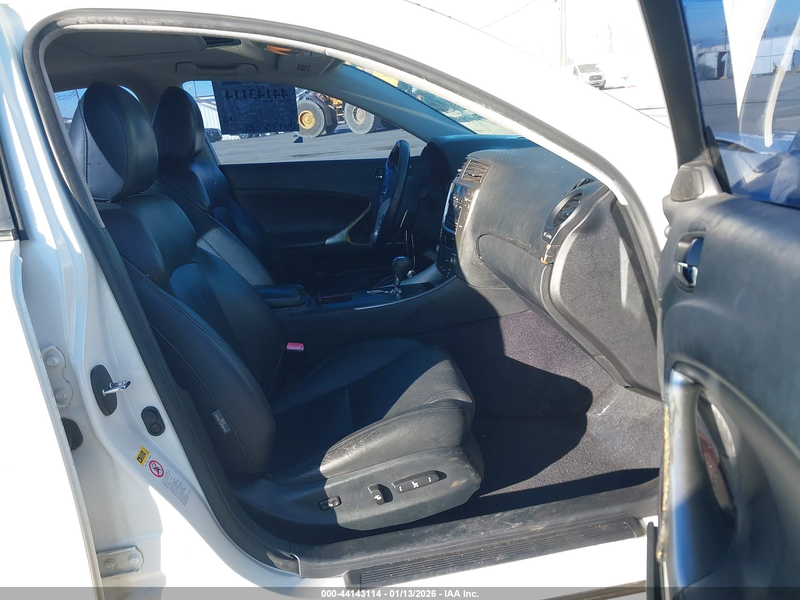 LEXUS IS image 5