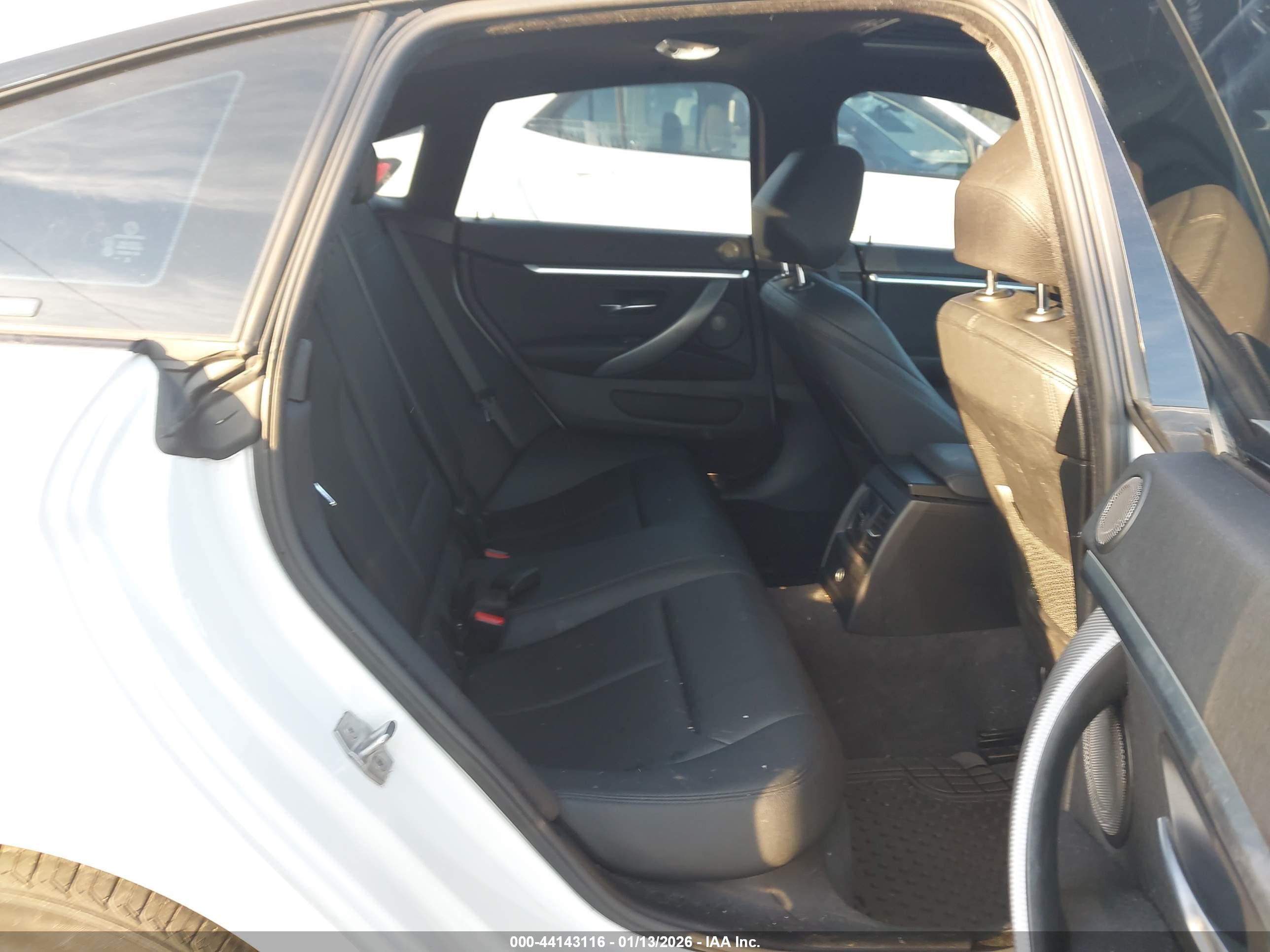 BMW 440I image 8