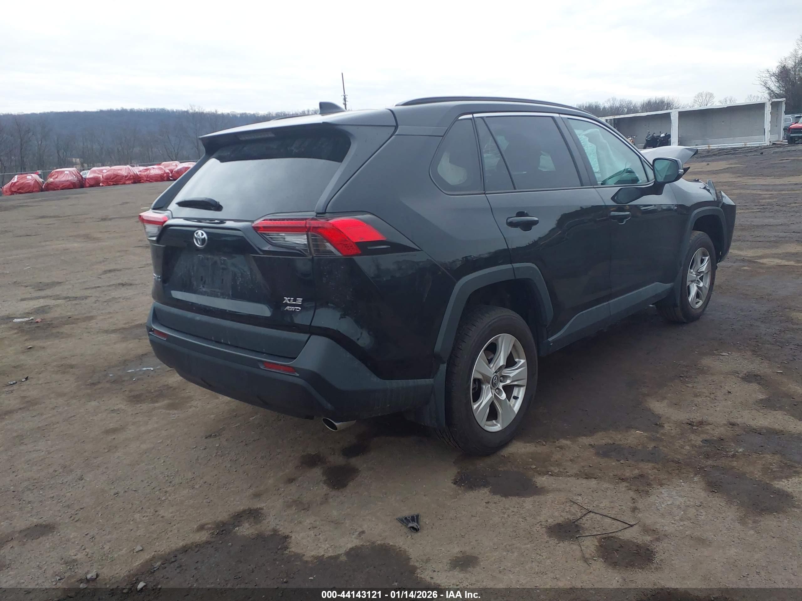 TOYOTA RAV4 image 4