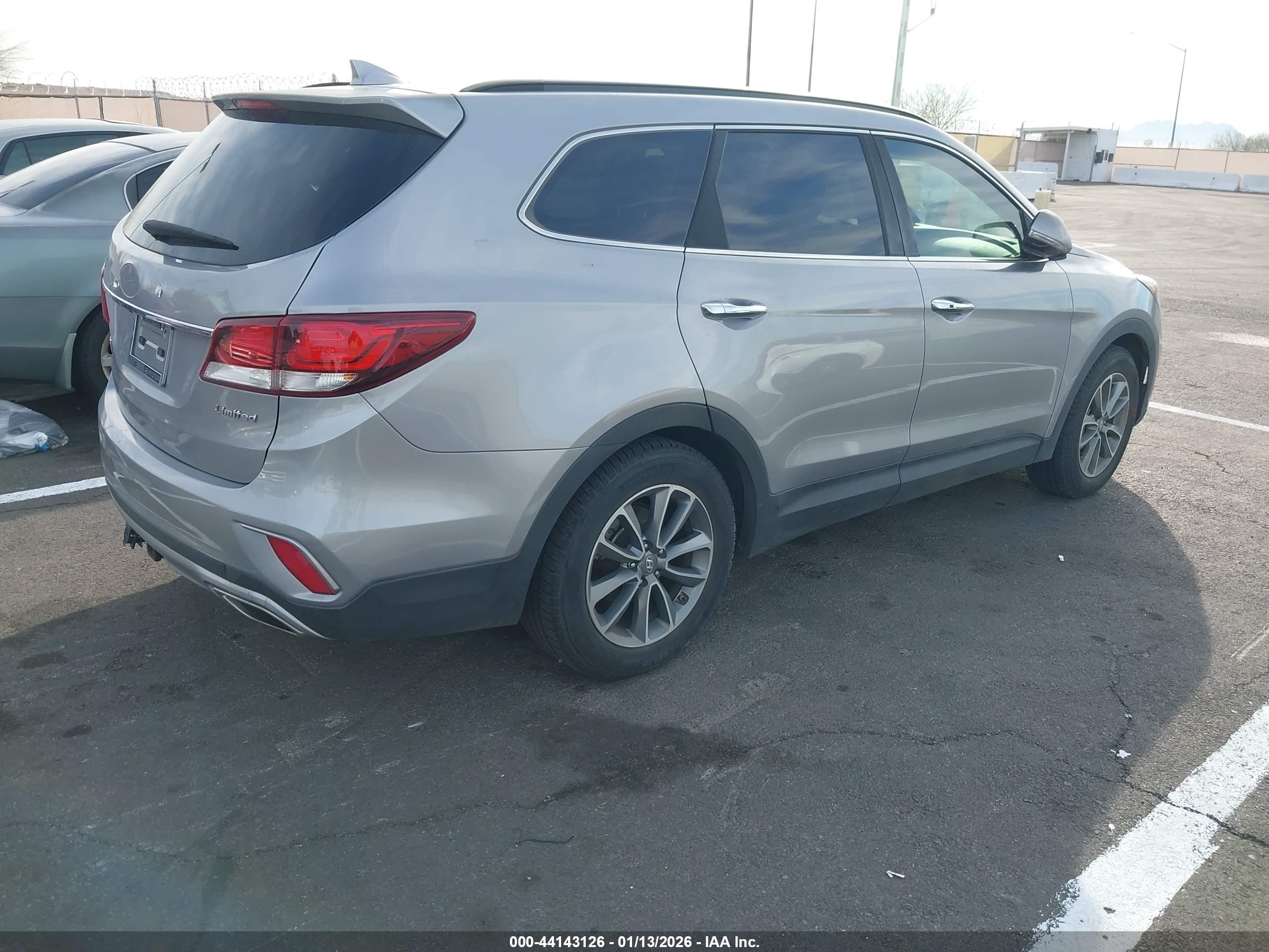 HYUNDAI SANTA image 4