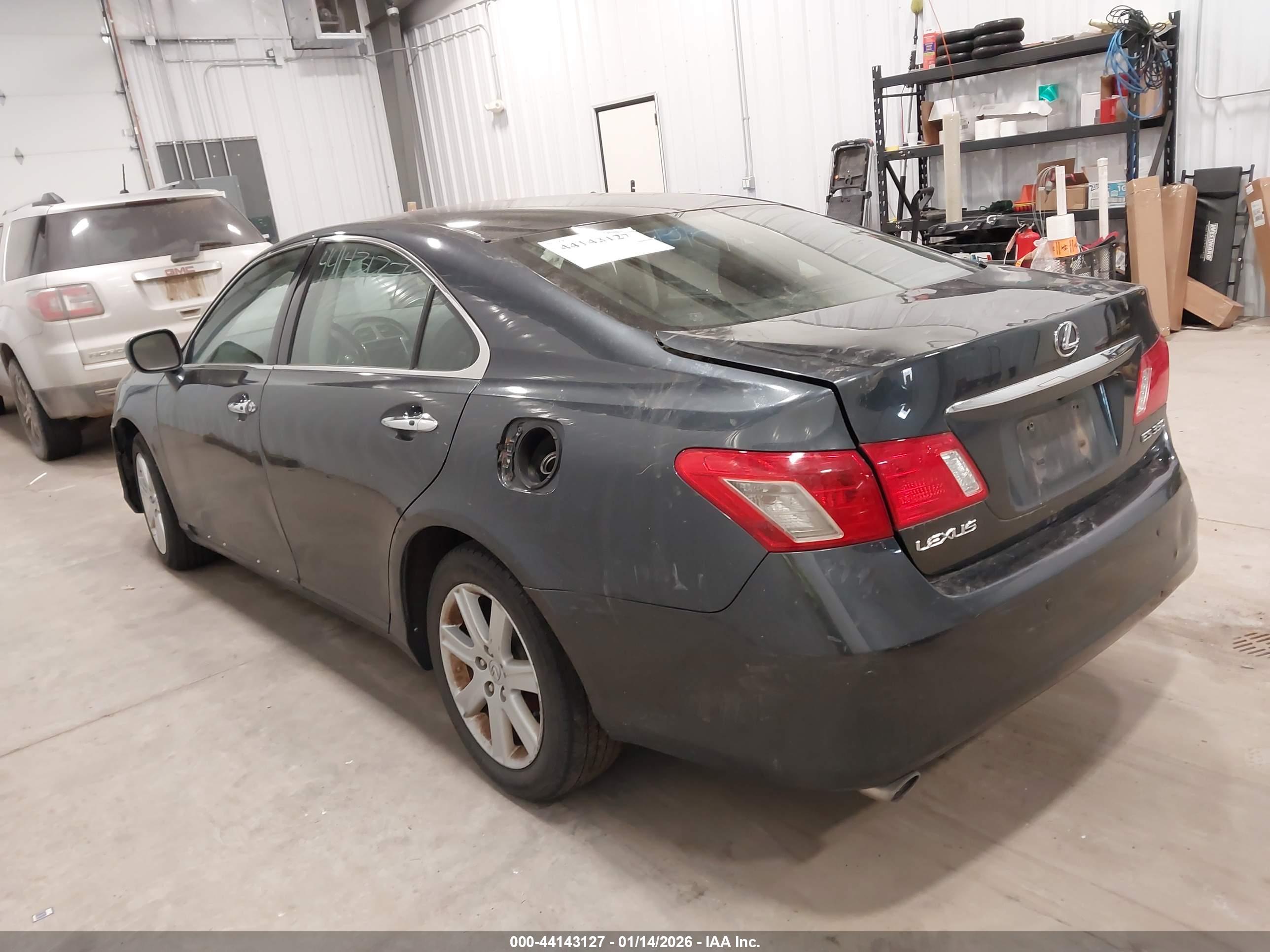 LEXUS ES image 3