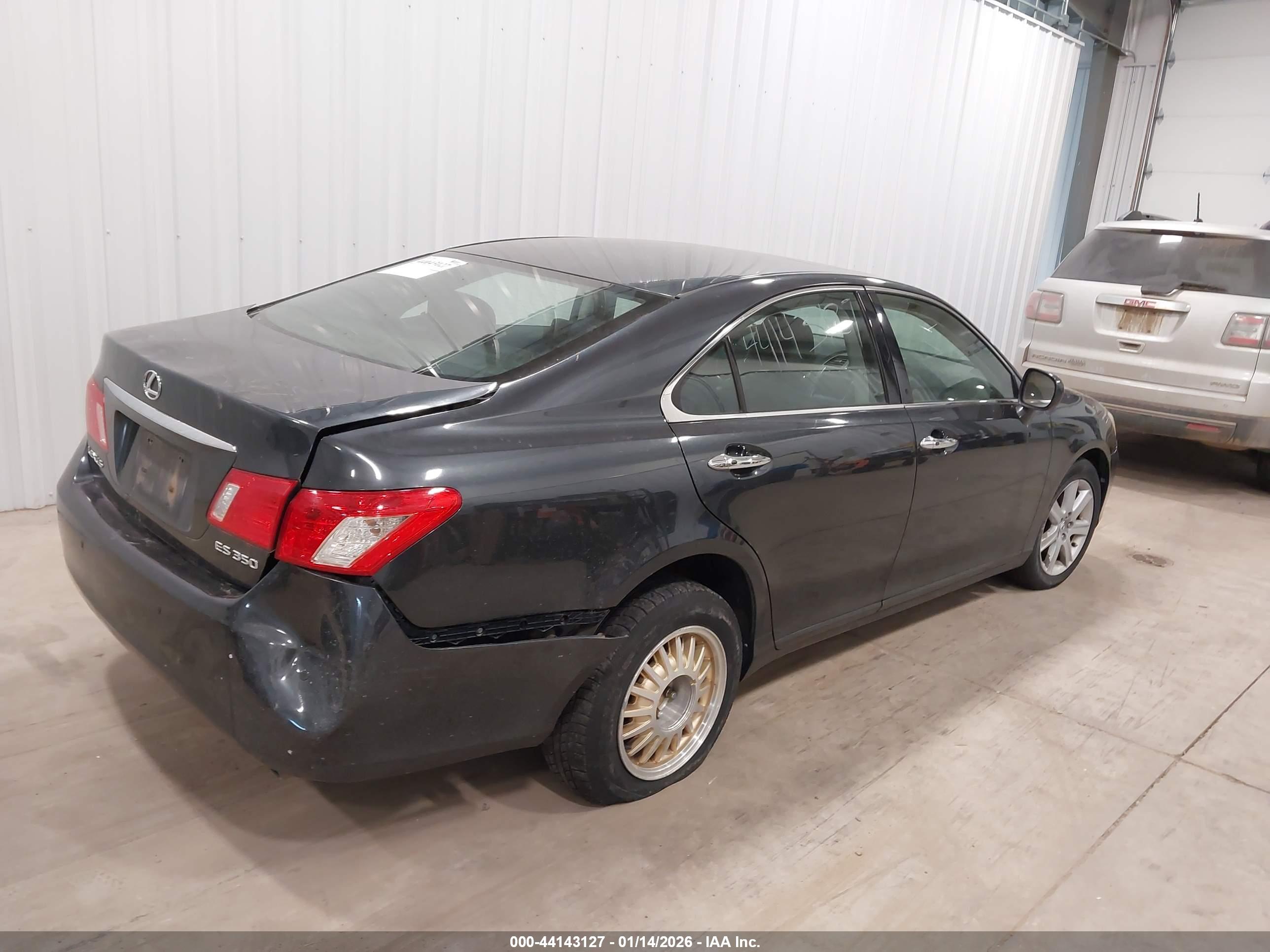 LEXUS ES image 4