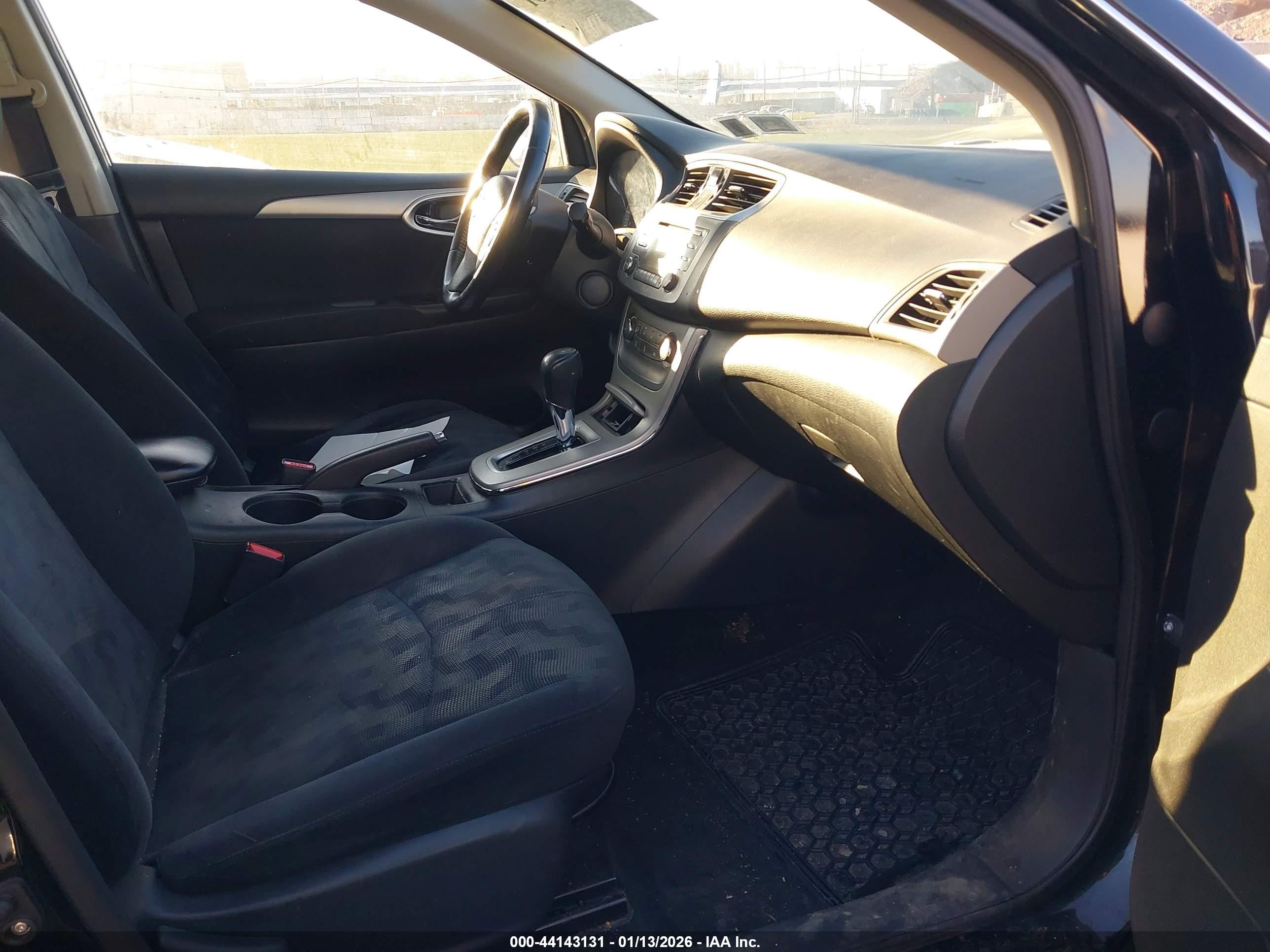 NISSAN SENTRA image 5