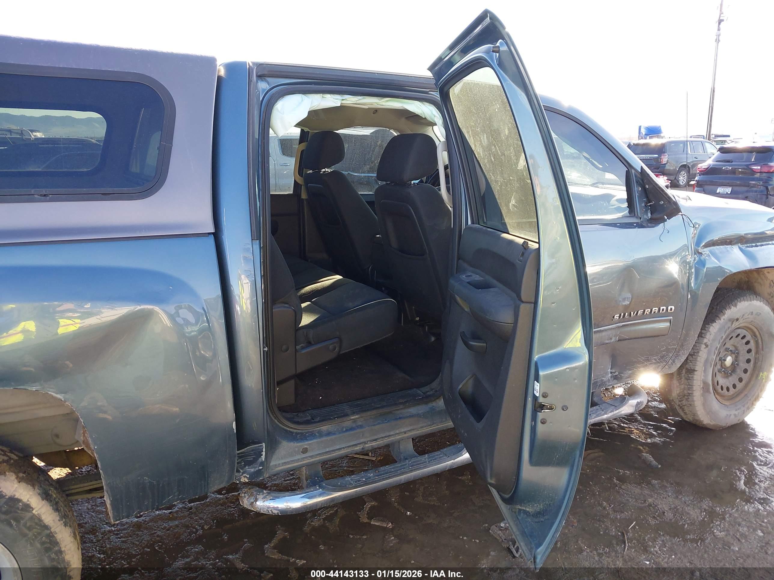 CHEVROLET SILVERADO image 8