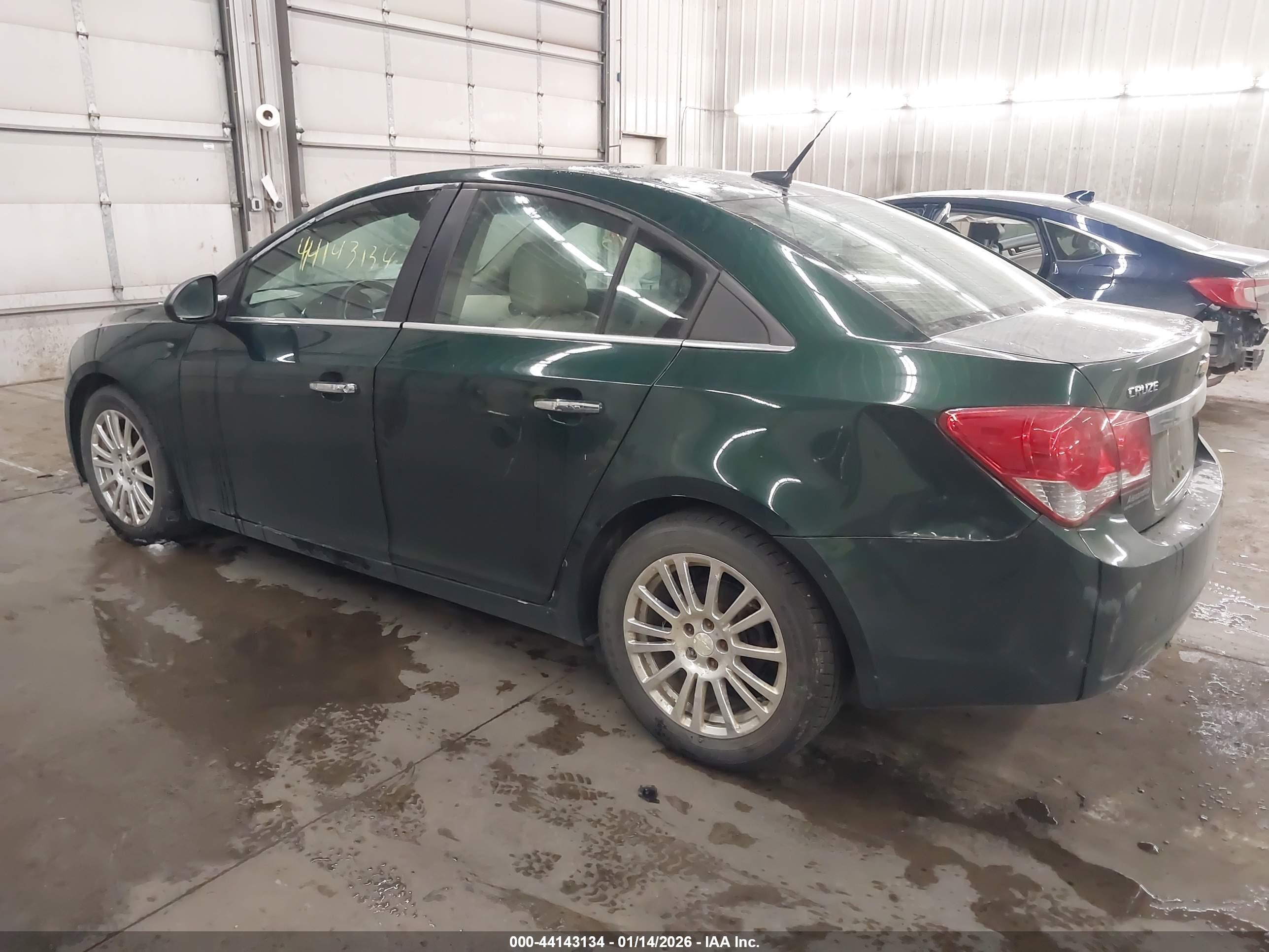 CHEVROLET CRUZE image 3