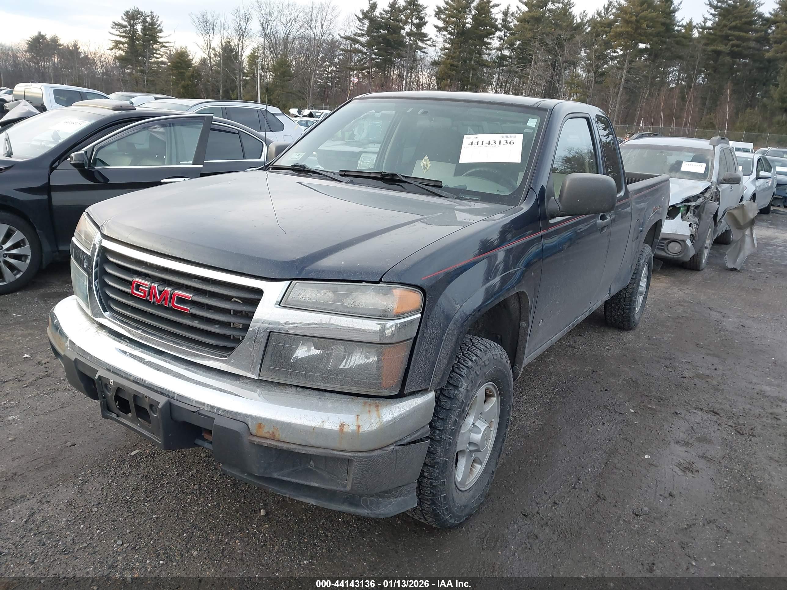 GMC CANYON image 2