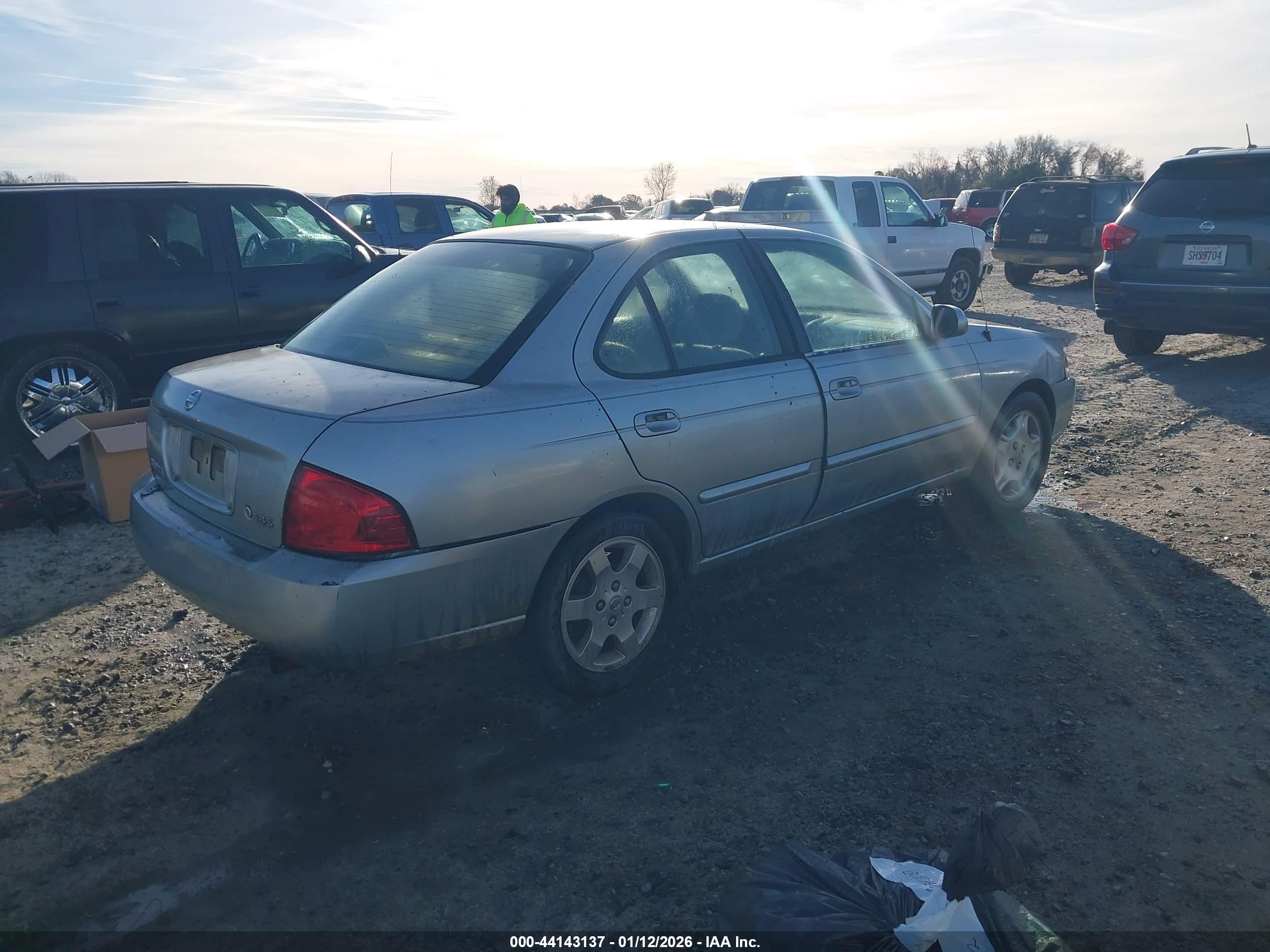 NISSAN SENTRA image 4