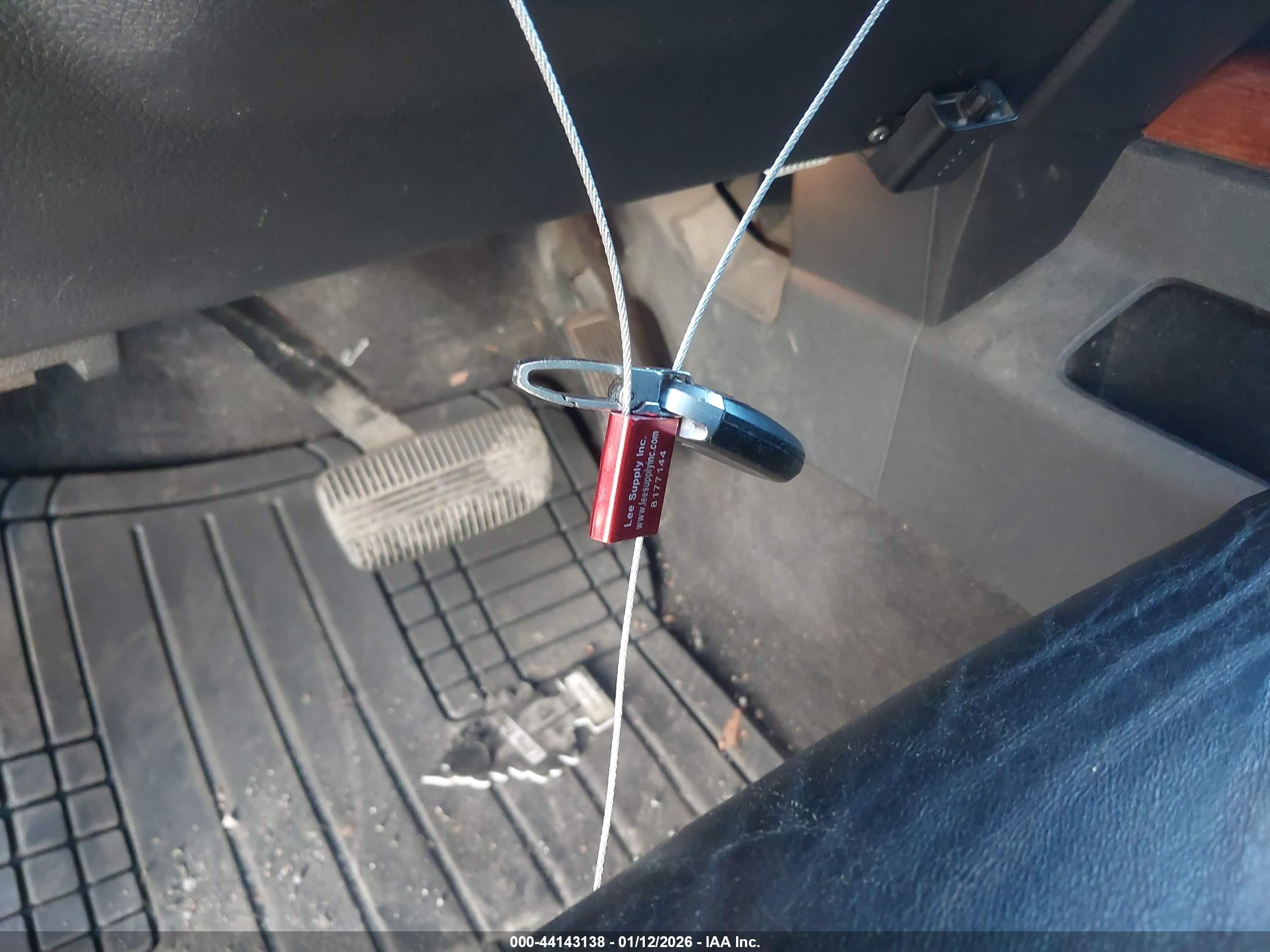 INFINITI QX56 image 11