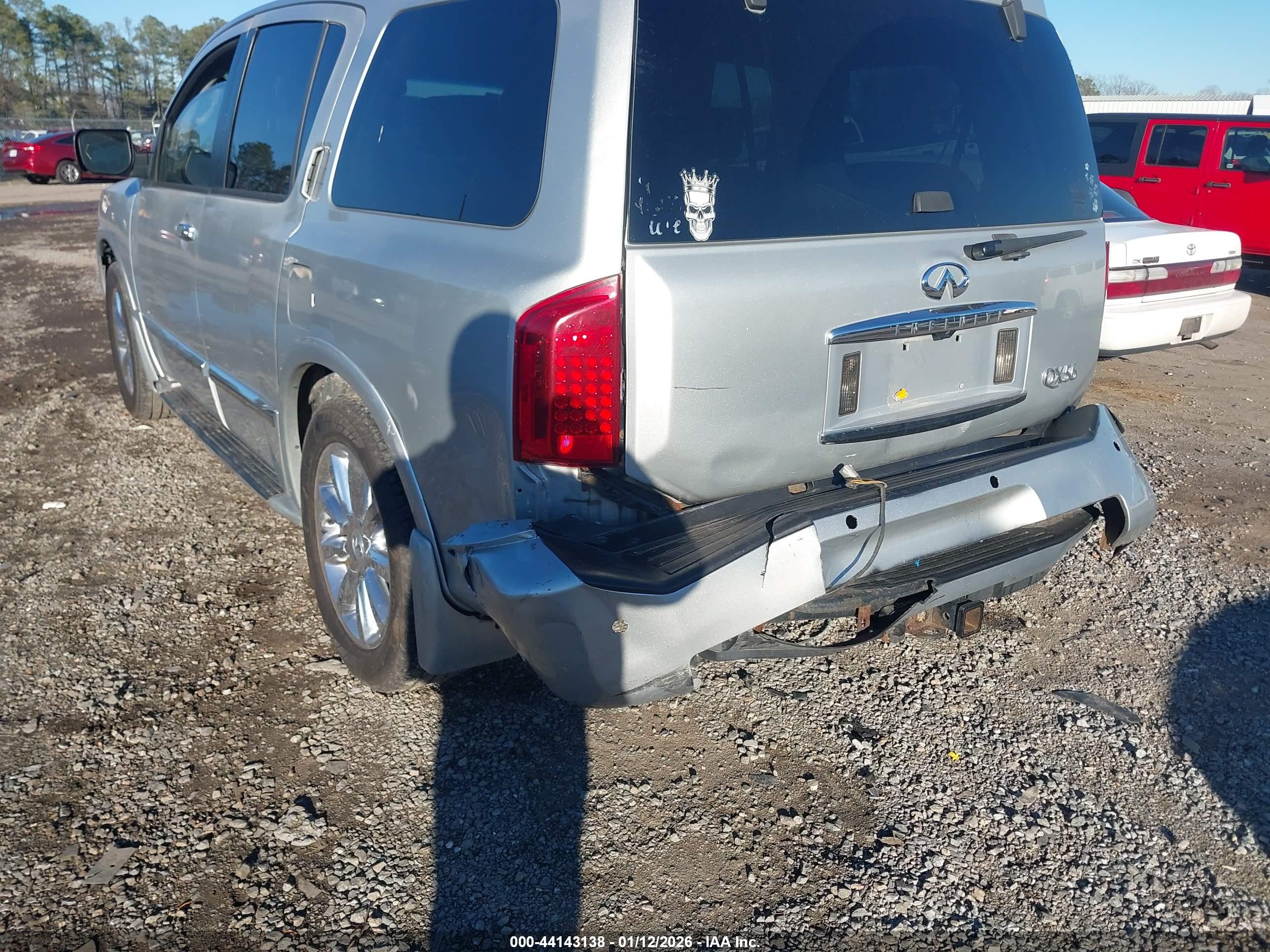 INFINITI QX56 image 6