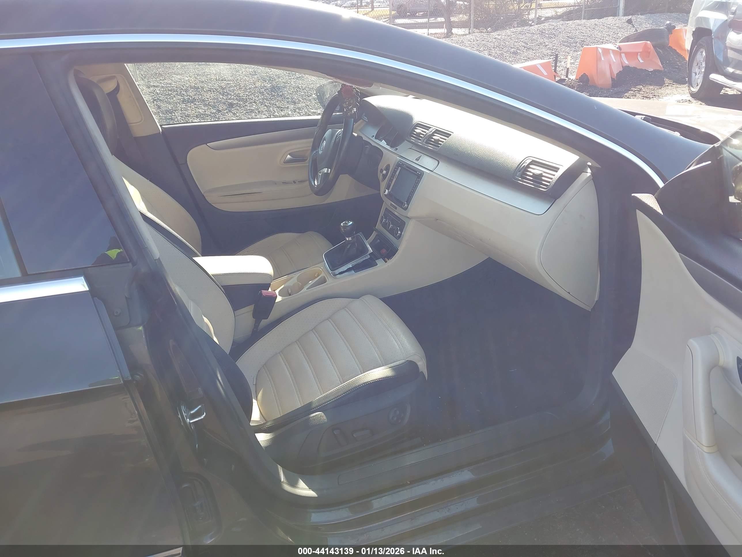VOLKSWAGEN CC image 5