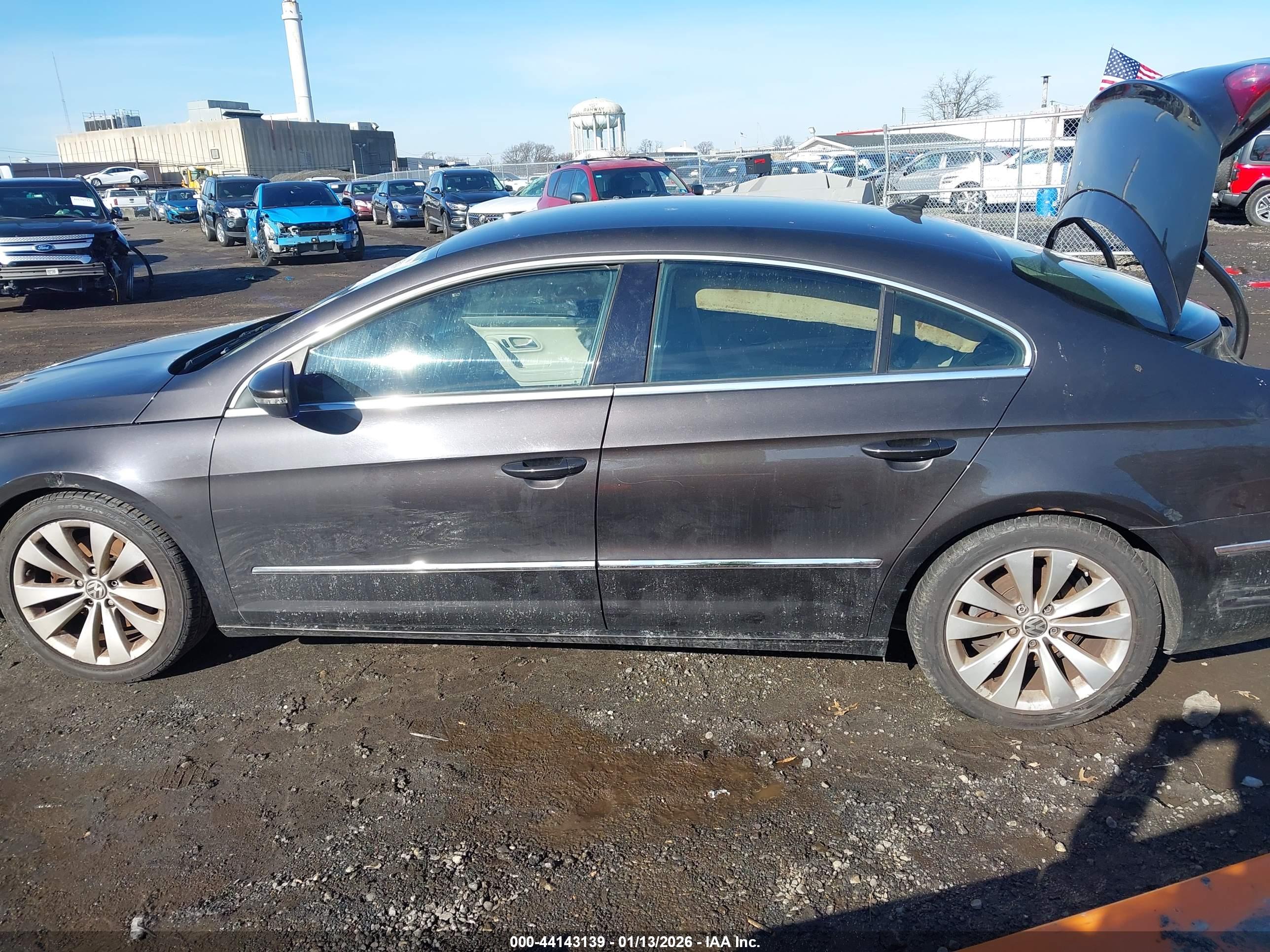 VOLKSWAGEN CC image 6