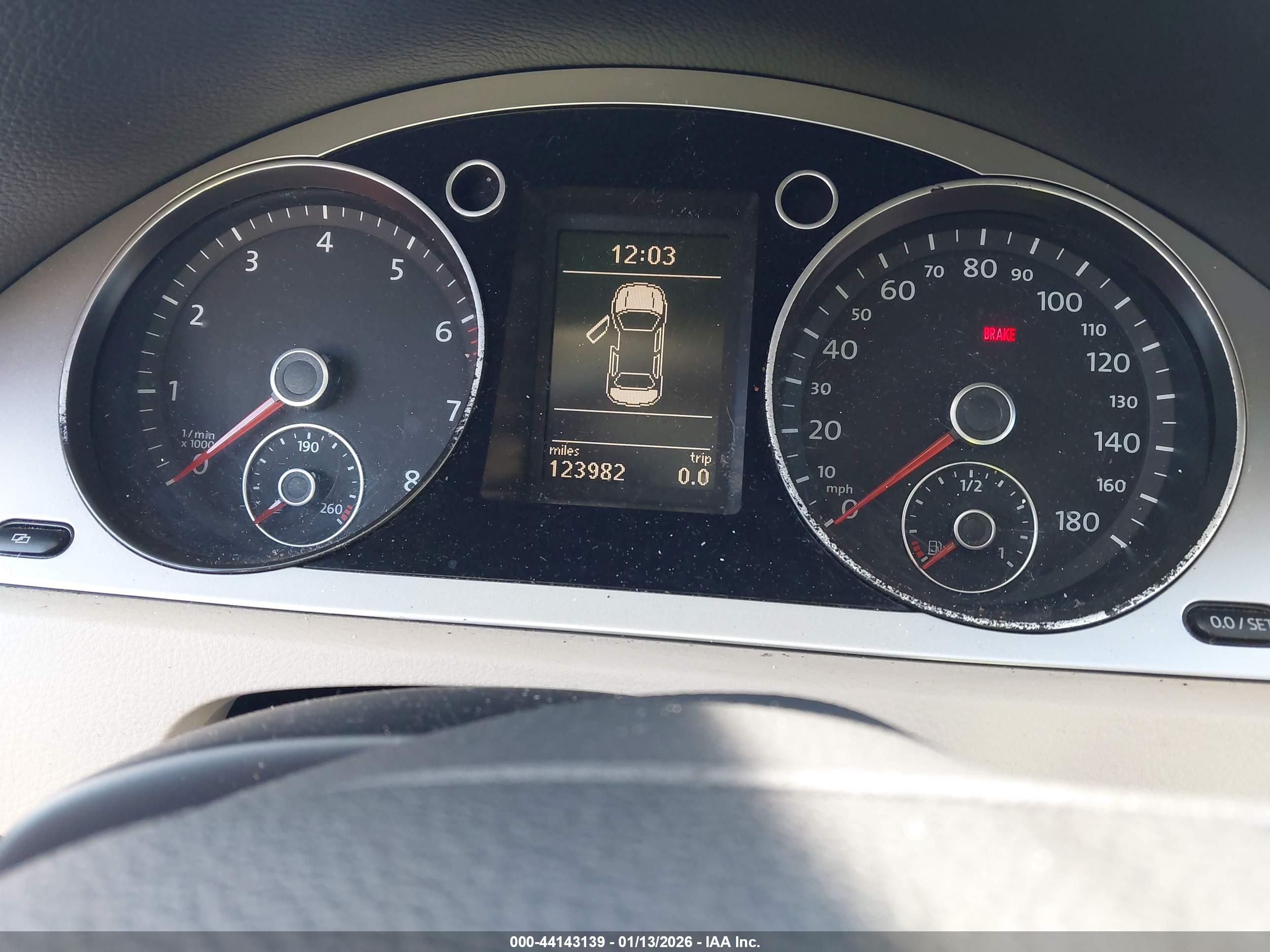 VOLKSWAGEN CC image 7
