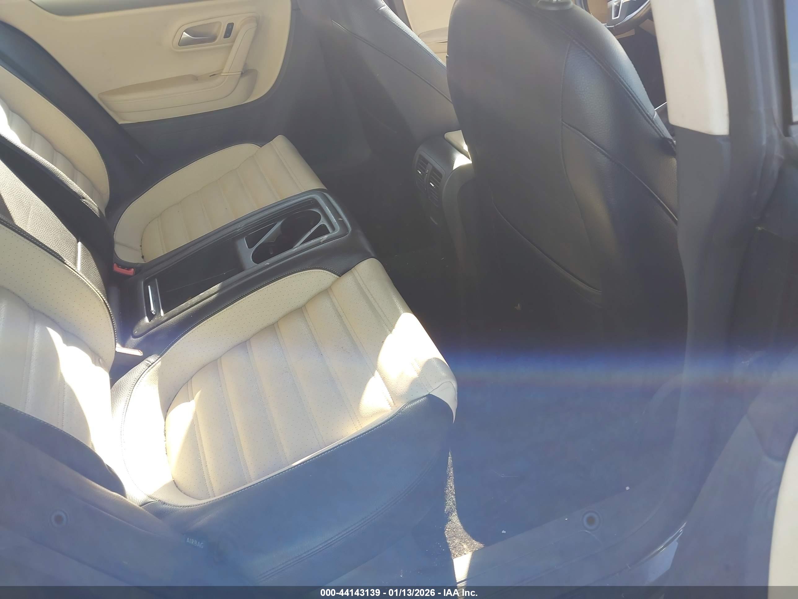 VOLKSWAGEN CC image 8