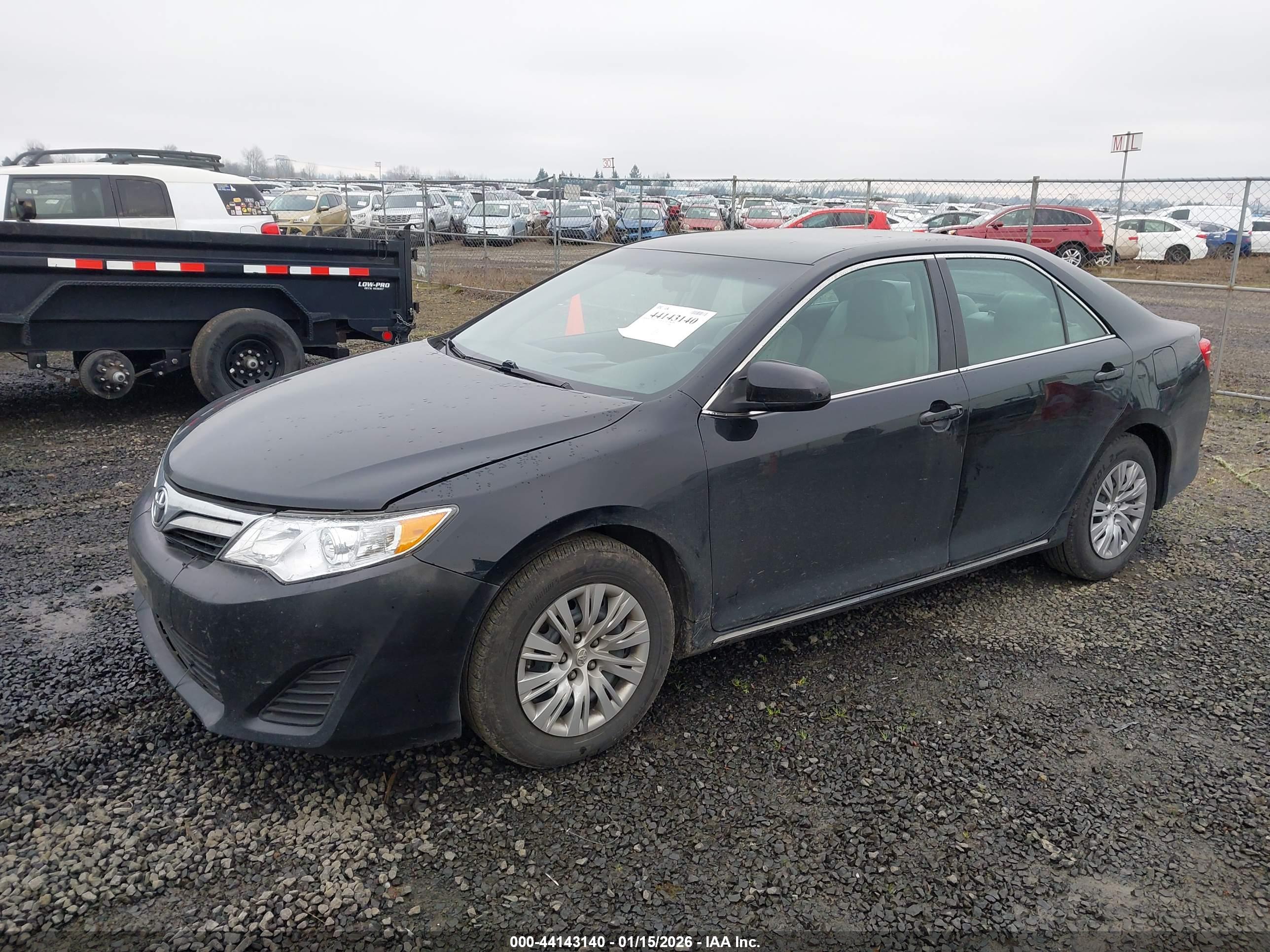 TOYOTA CAMRY image 2