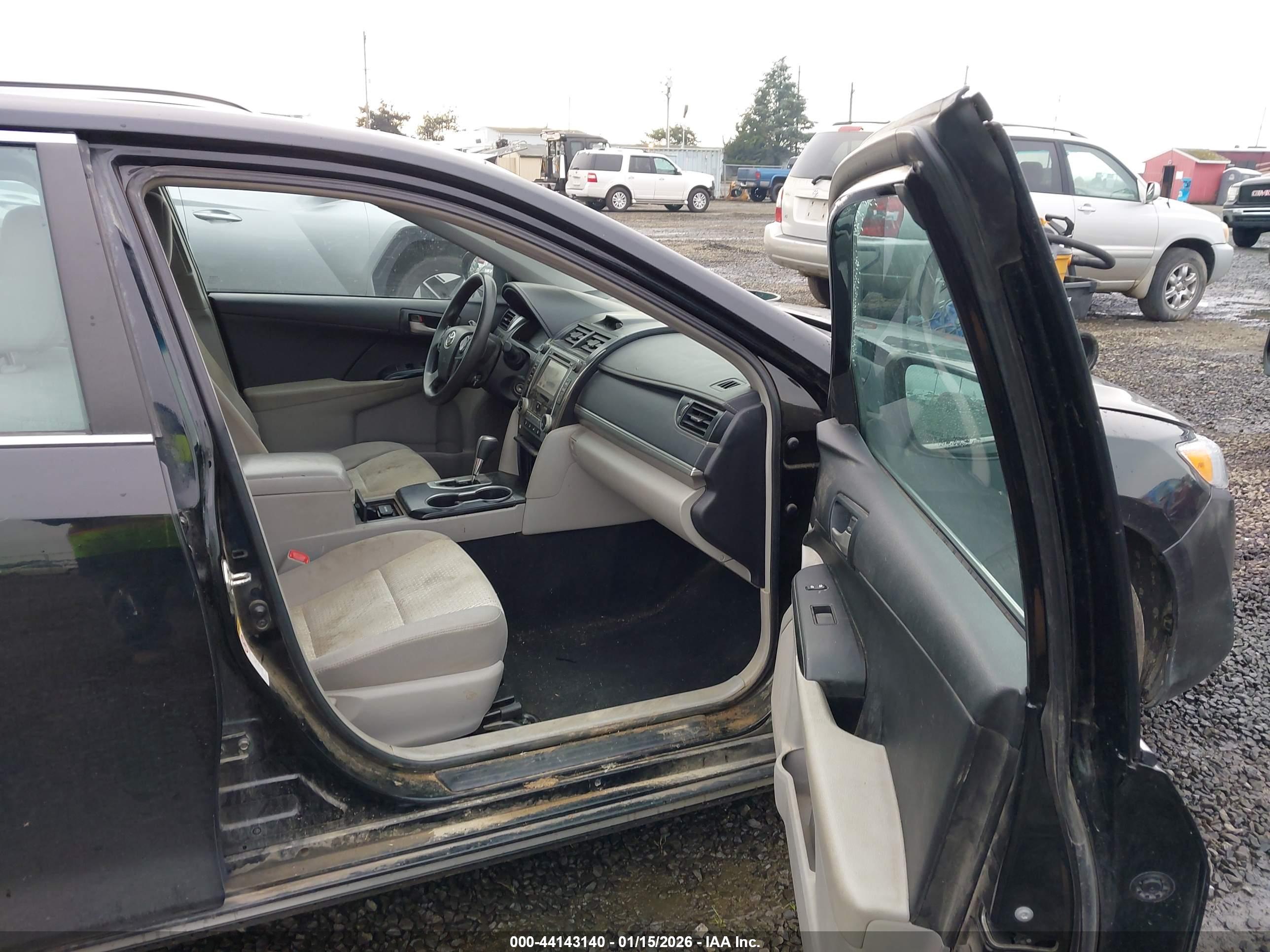 TOYOTA CAMRY image 5