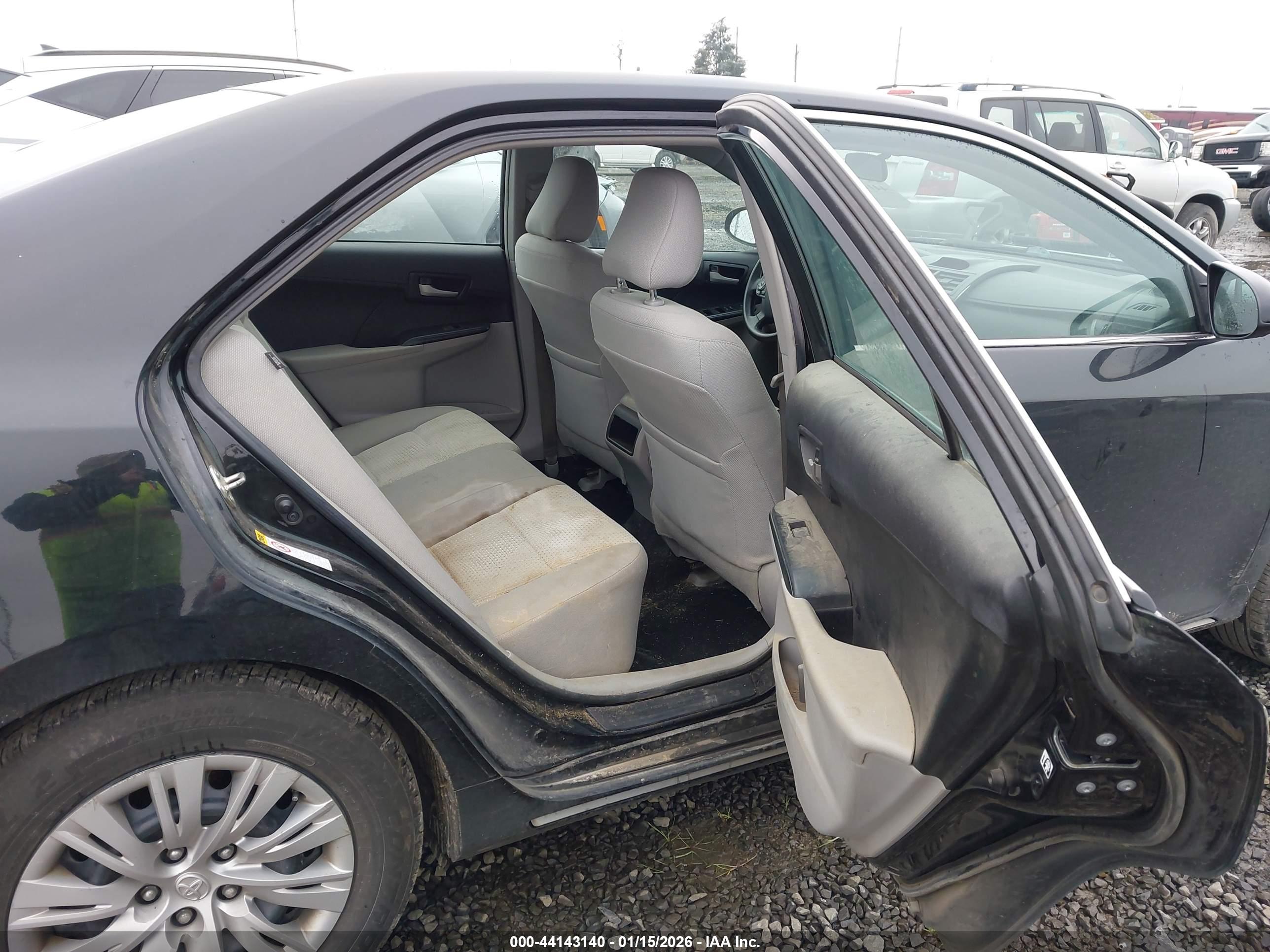 TOYOTA CAMRY image 8