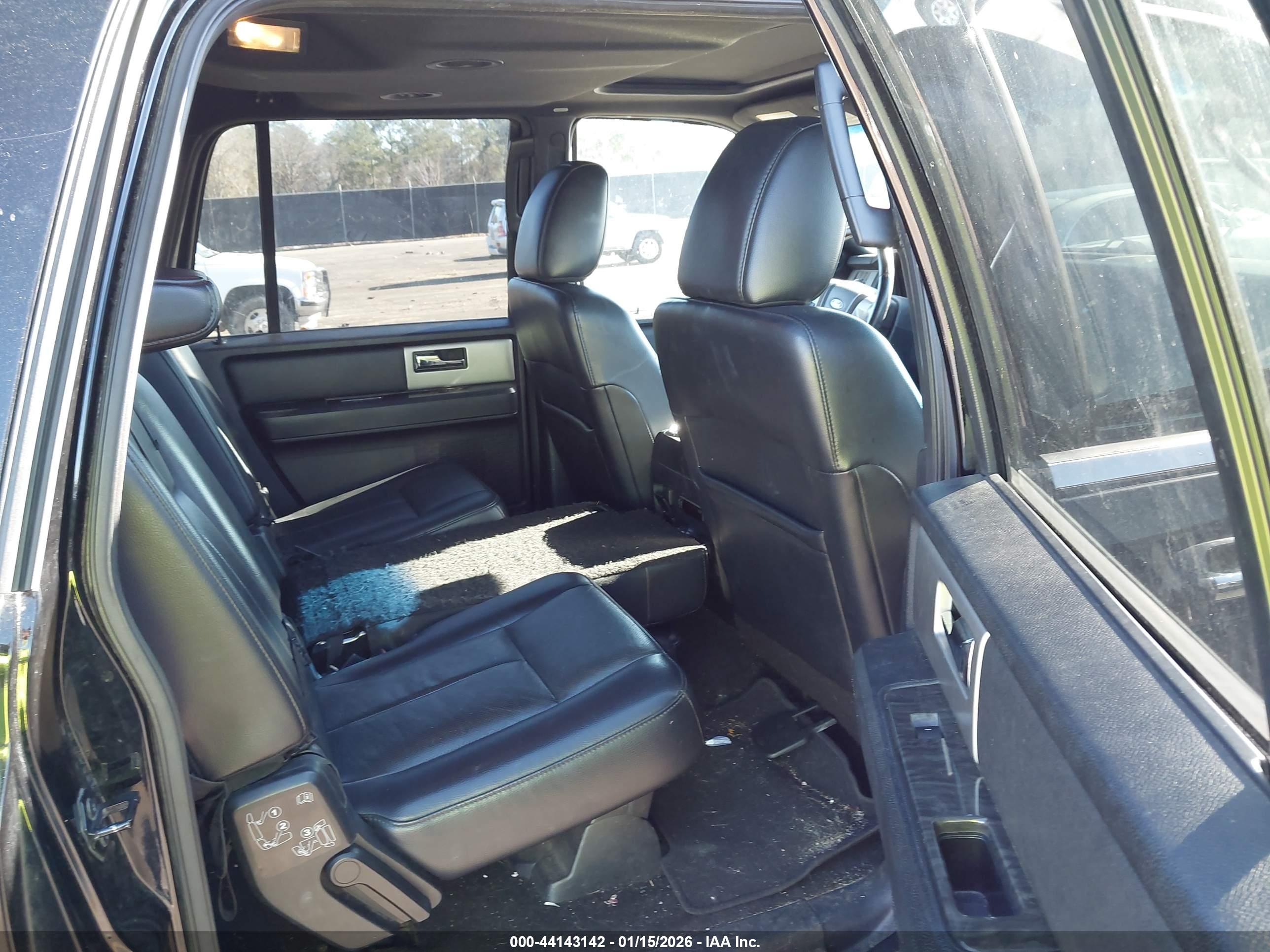 FORD EXPEDITION image 8