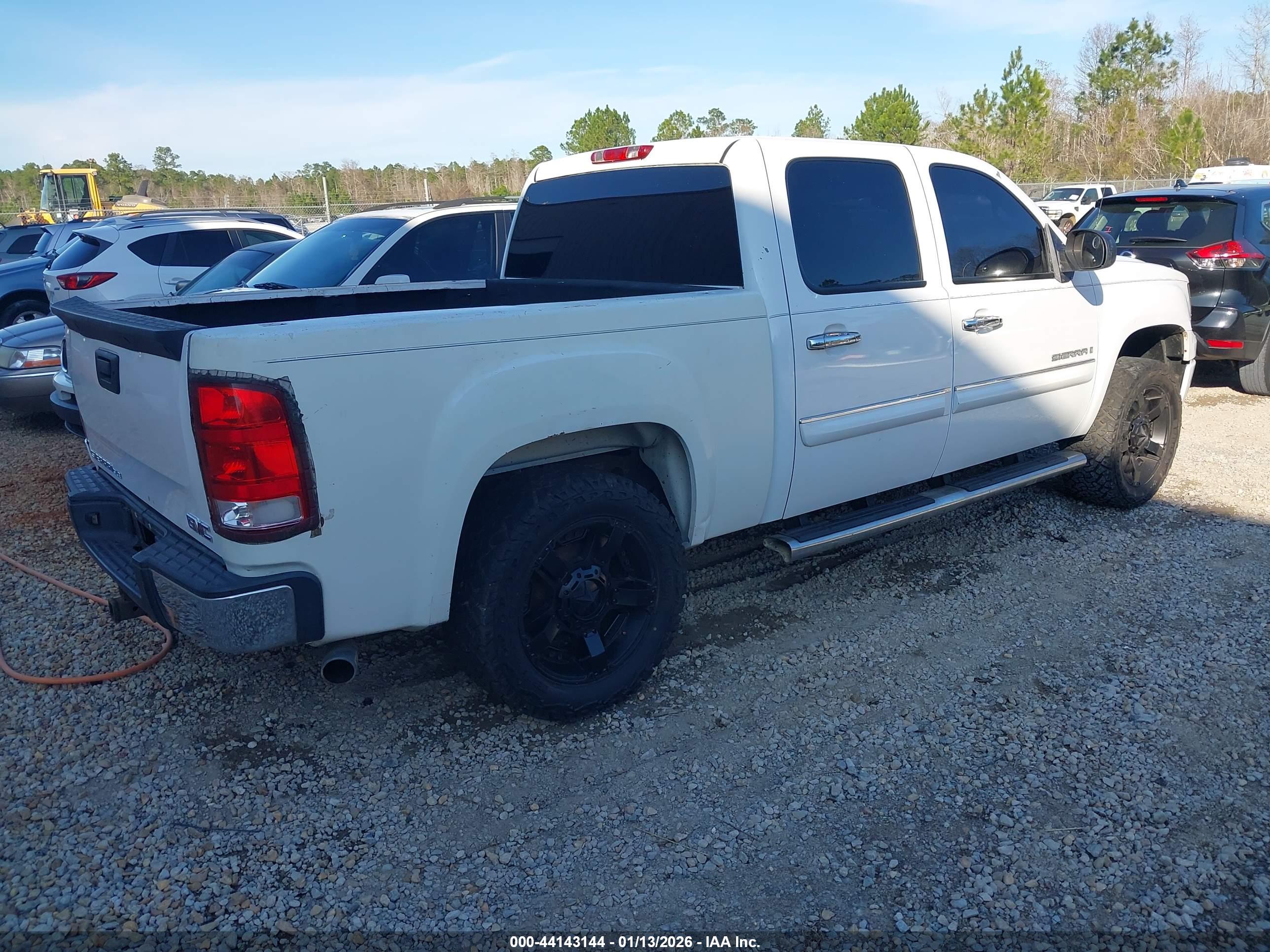 GMC SIERRA image 4