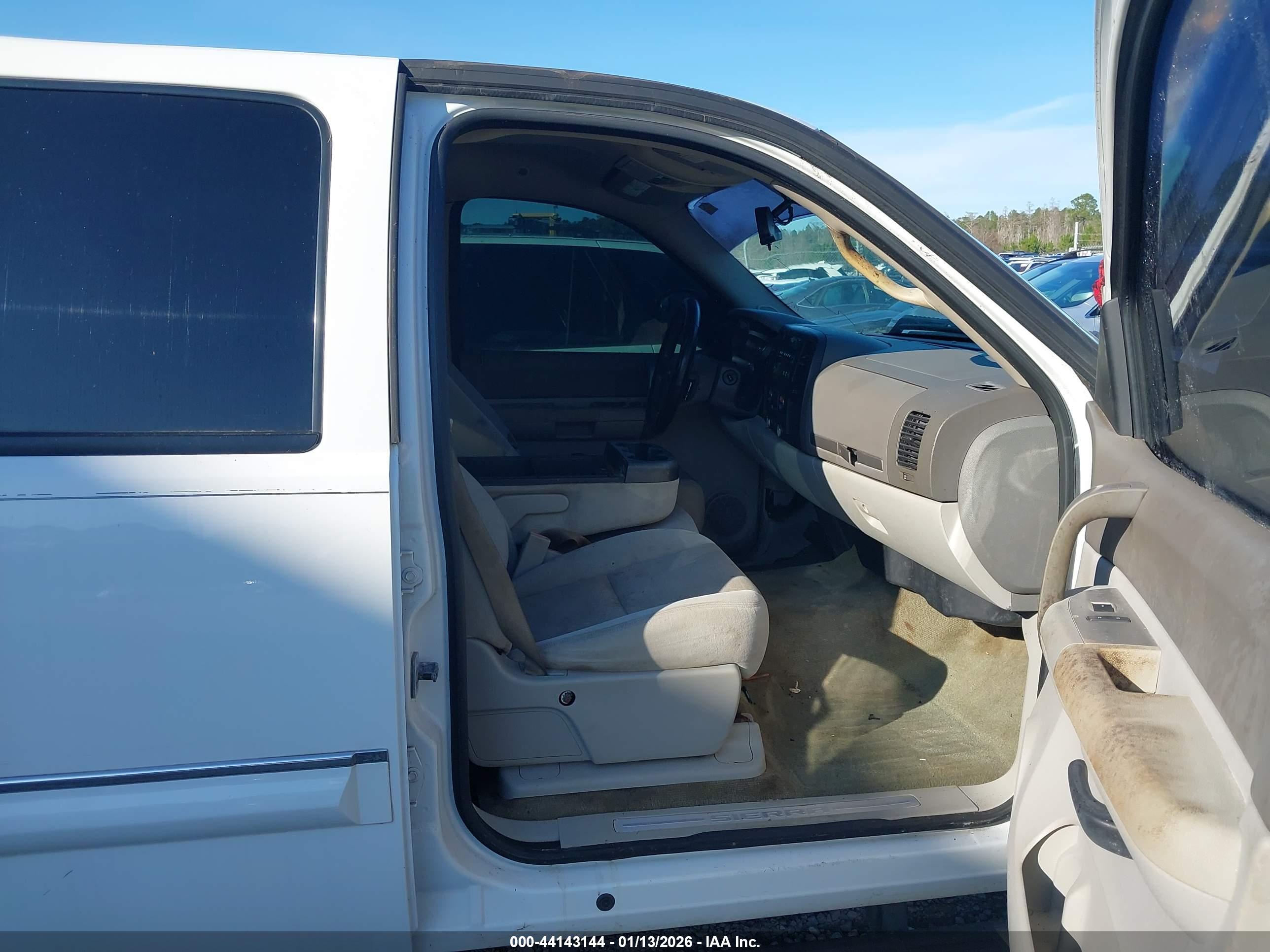 GMC SIERRA image 5