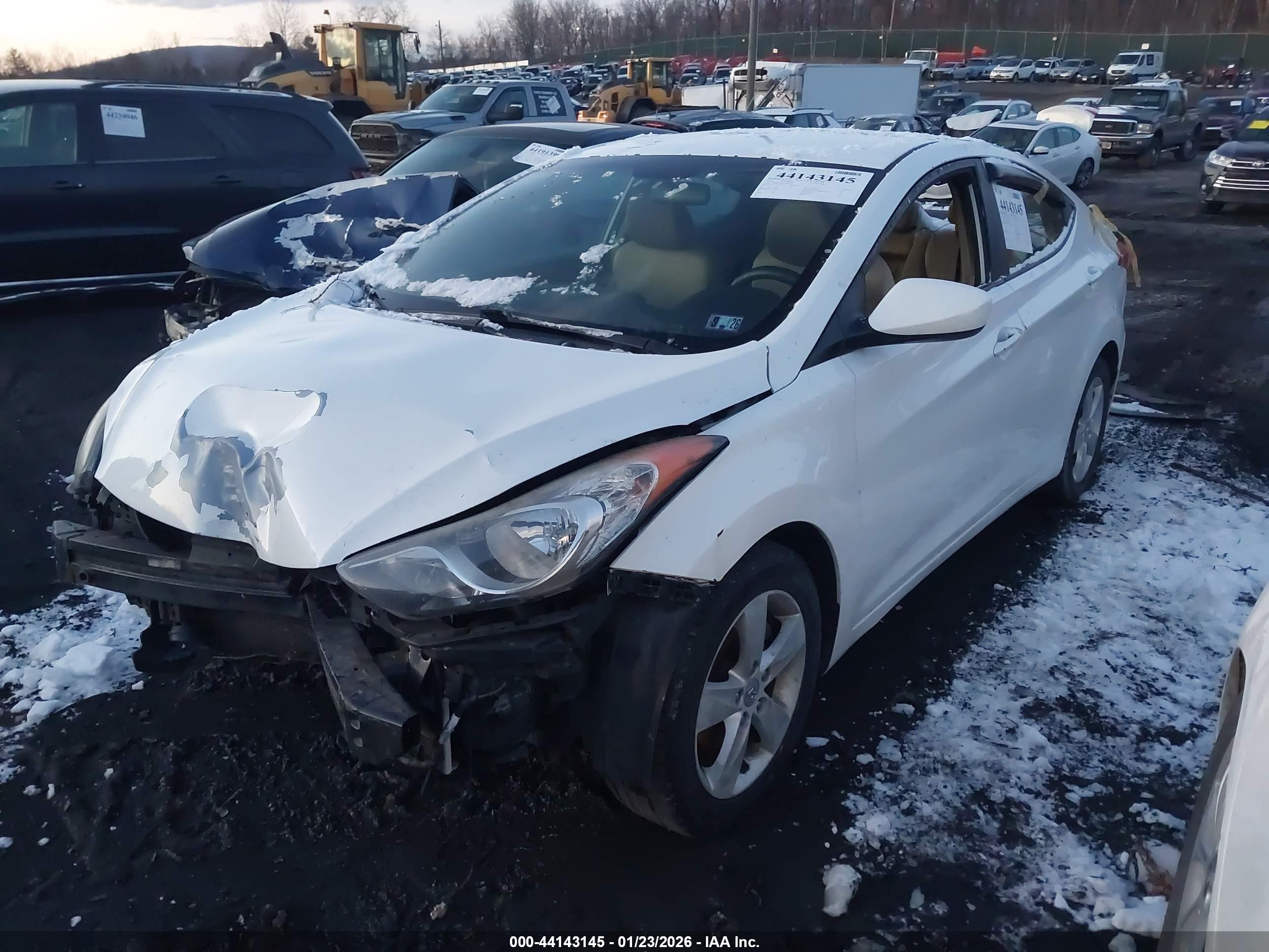 HYUNDAI ELANTRA image 2