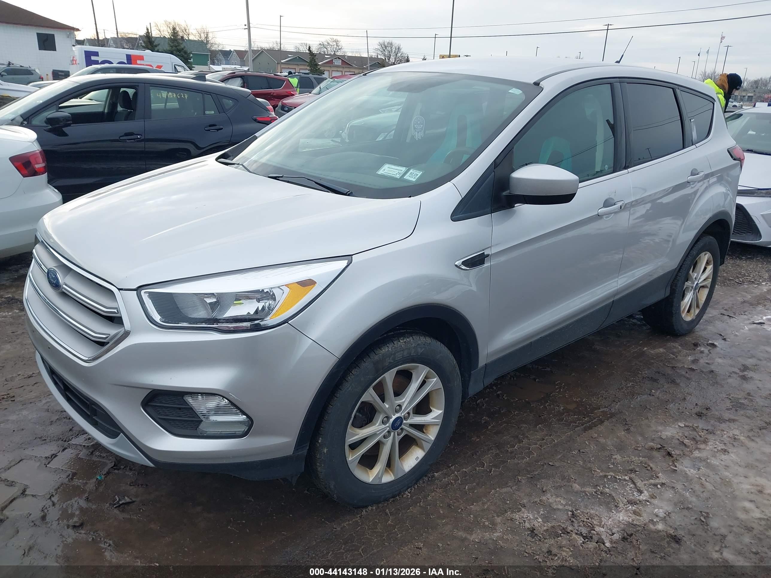 FORD ESCAPE image 2
