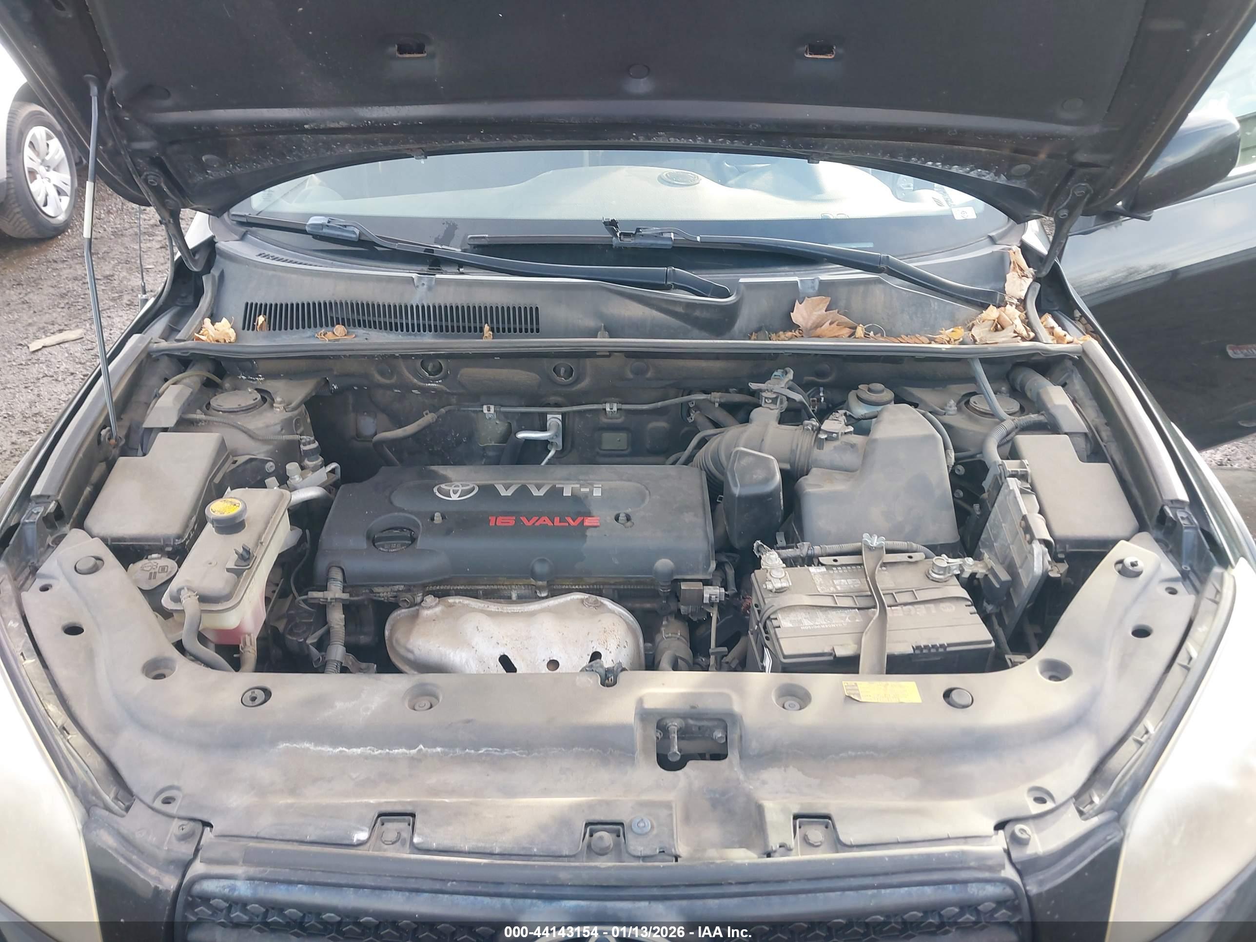TOYOTA RAV4 image 10